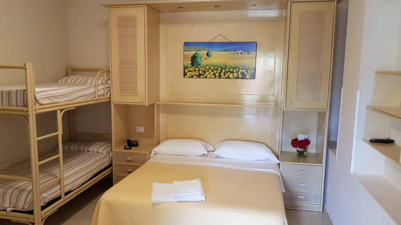 Bed in Hotel la Praia