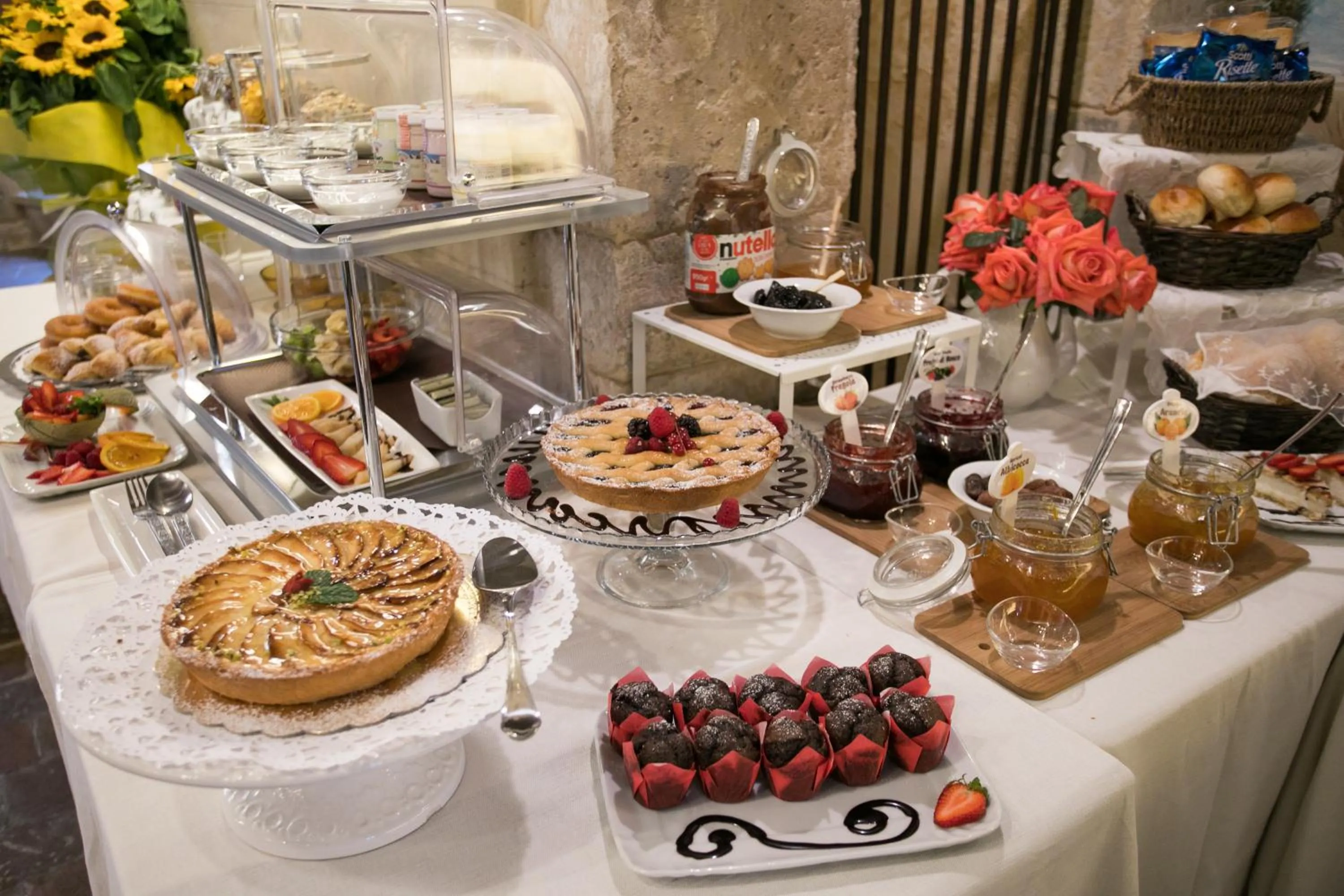 Buffet breakfast in Hotel Henry's House