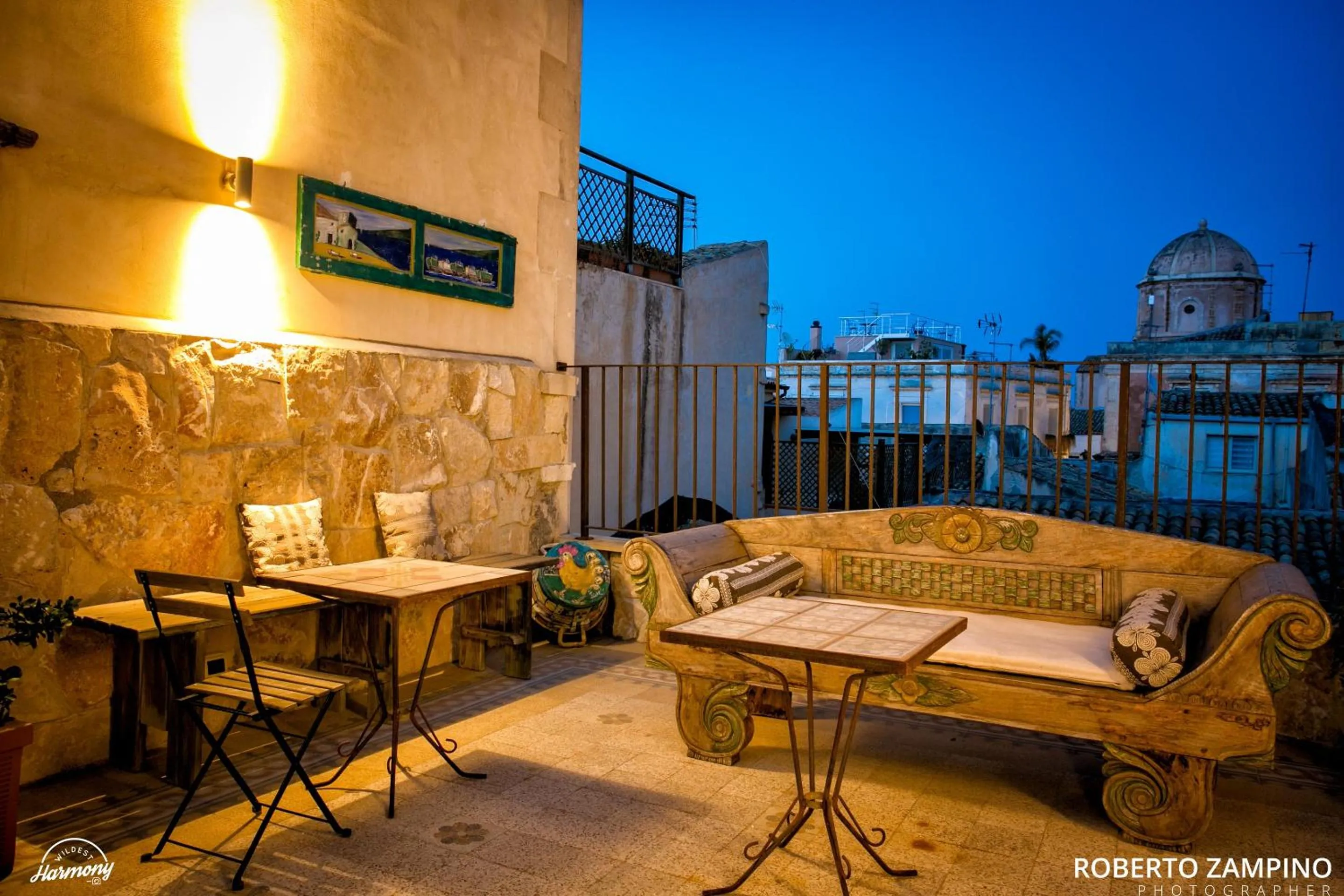 Night in Hotel Henry's House