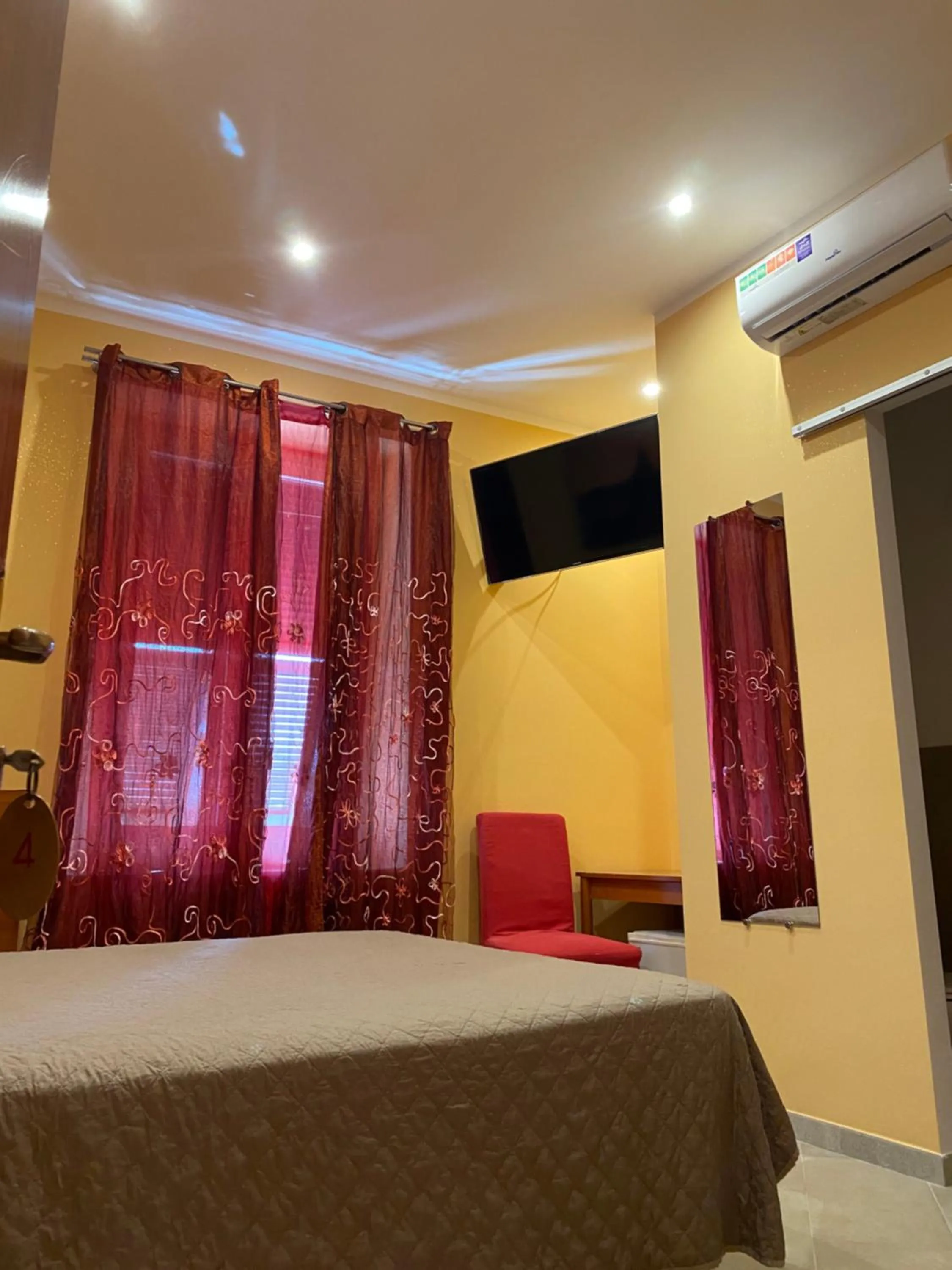 Bed in Albergo Parigi