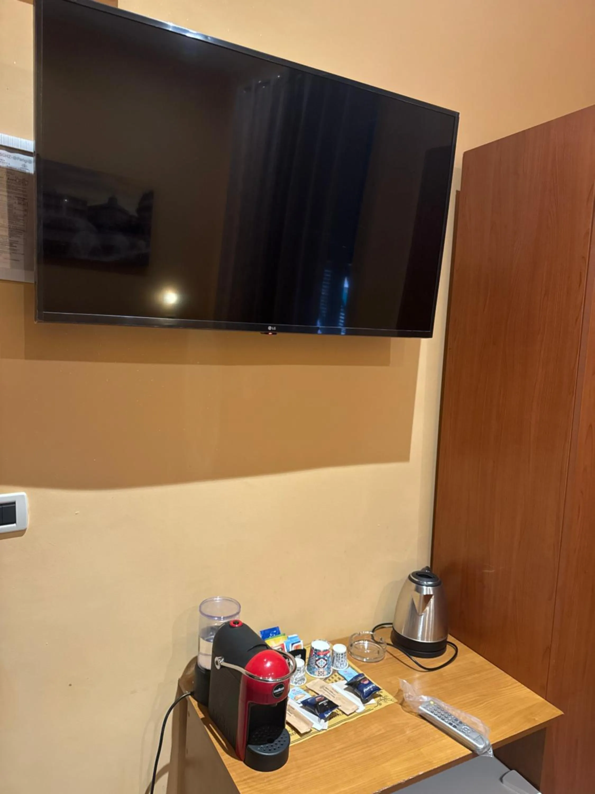 TV and multimedia in Albergo Parigi