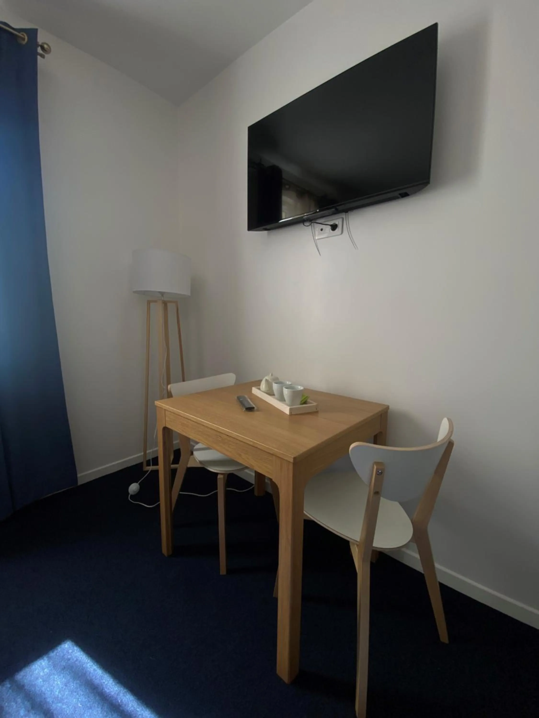 TV and multimedia in Appart' hôtel 7 sensation