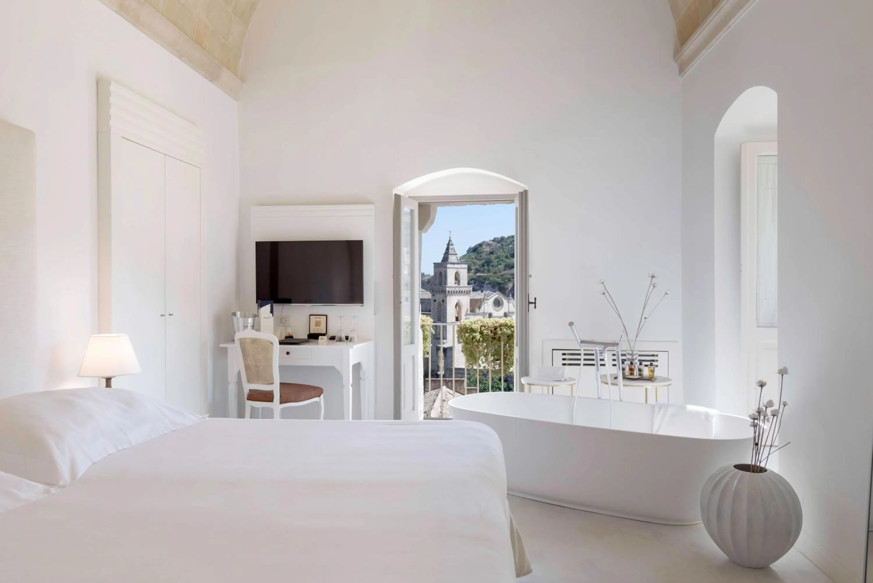 Communal lounge/ TV room, Bed in Sant'Angelo, Matera - Small Luxury Hotels