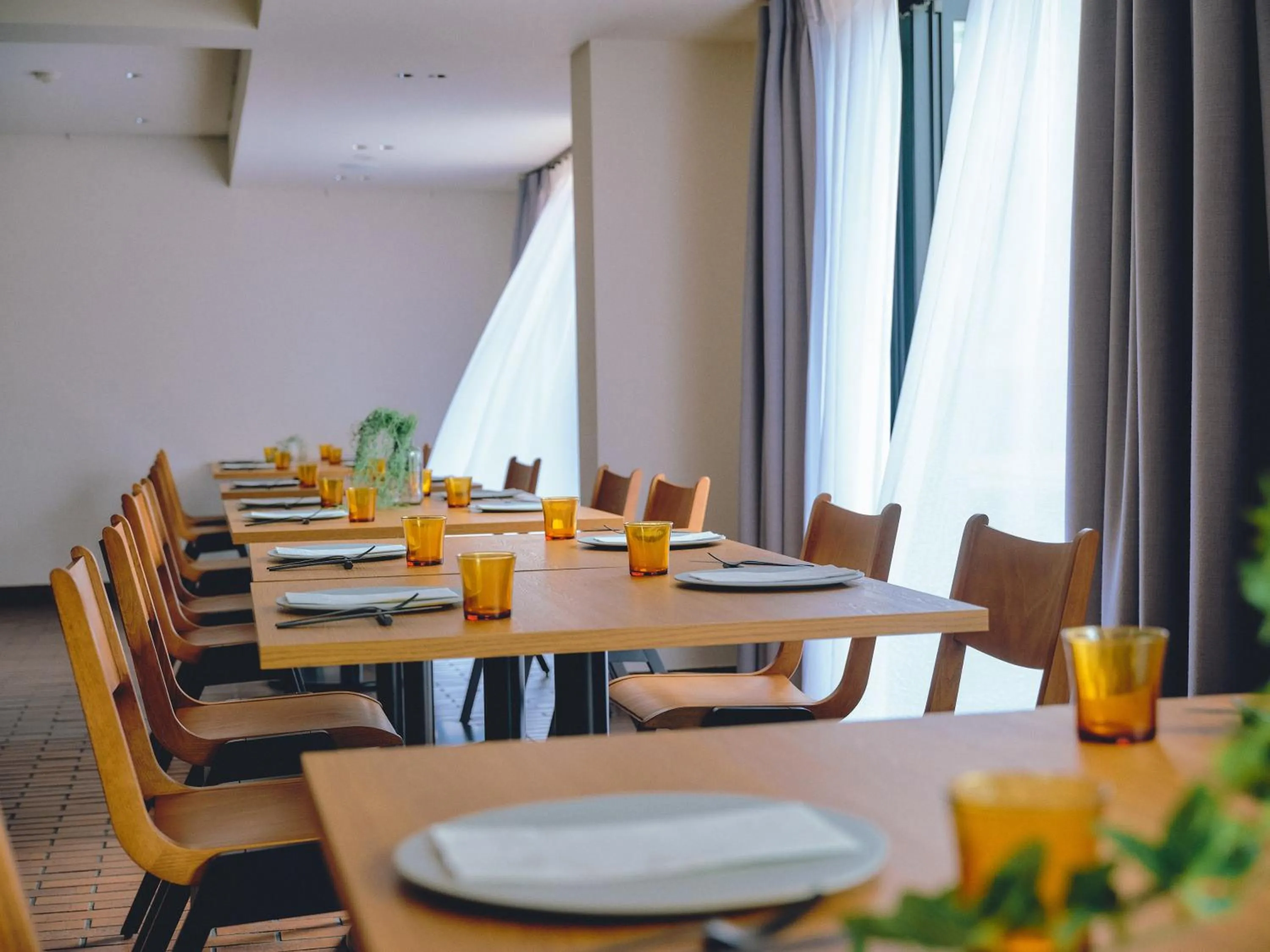 Restaurant/places to eat in BIRD HOTEL