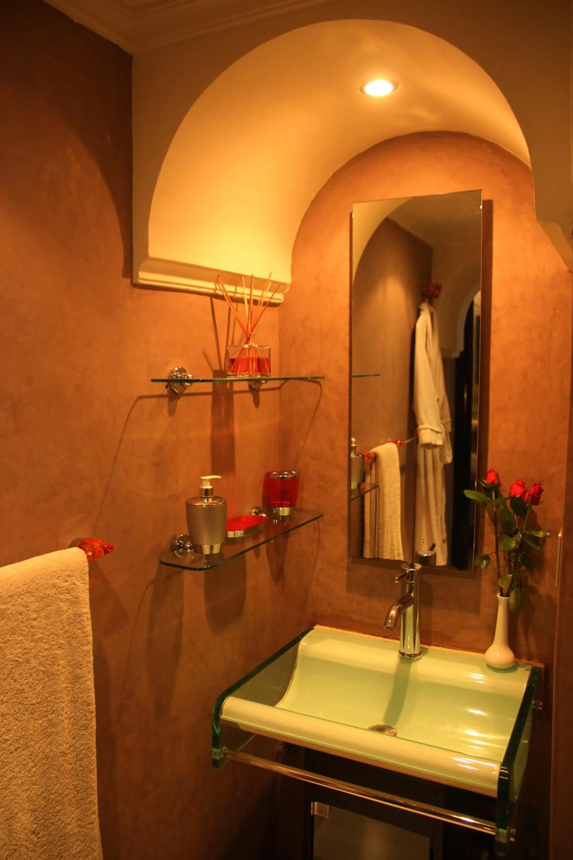 Bathroom in Riad Carllian