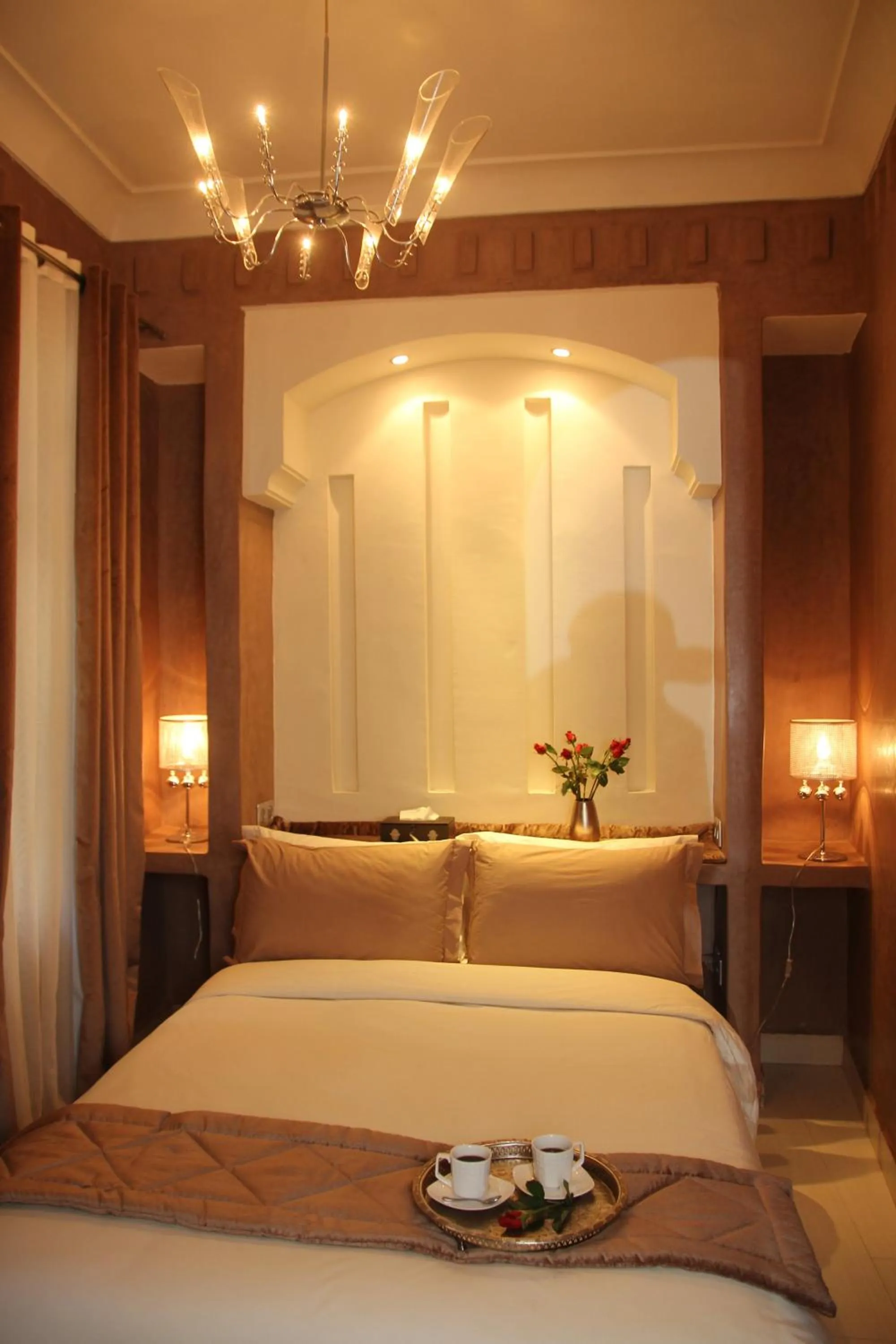 Photo of the whole room, Bed in Riad Carllian