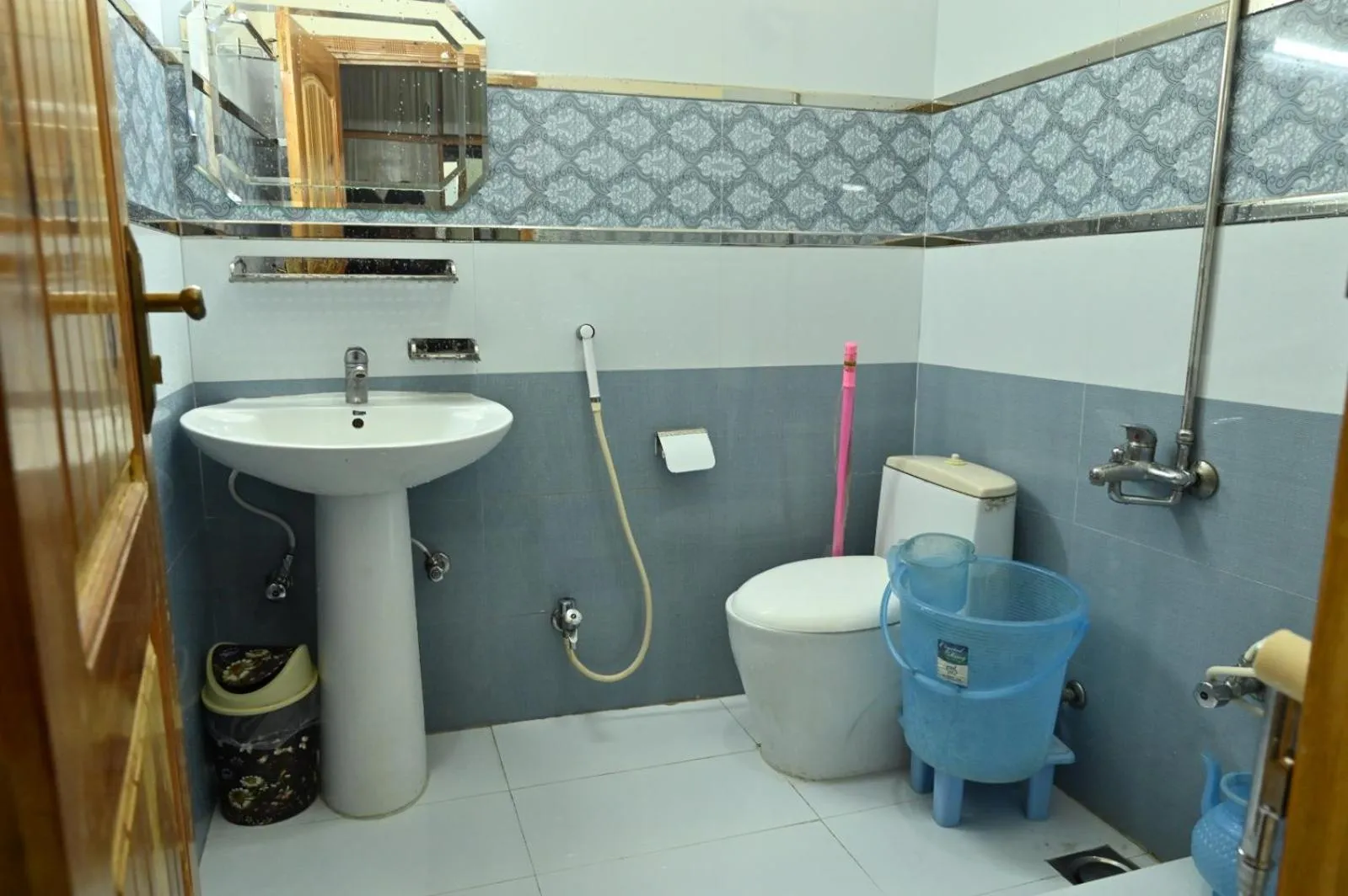 Rose Valley Hotel Naran