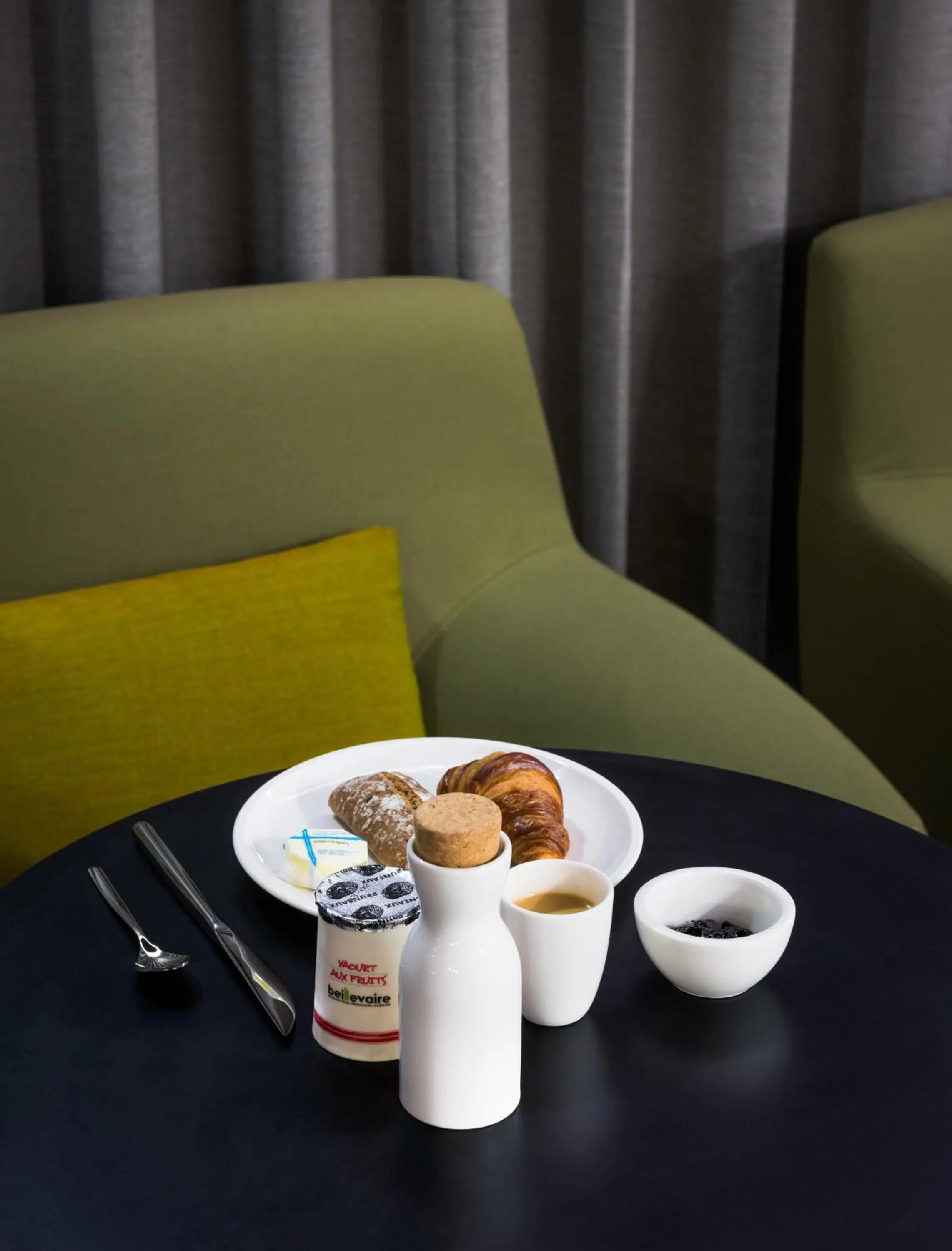 Food in OKKO Hotels Nantes Centre Ville