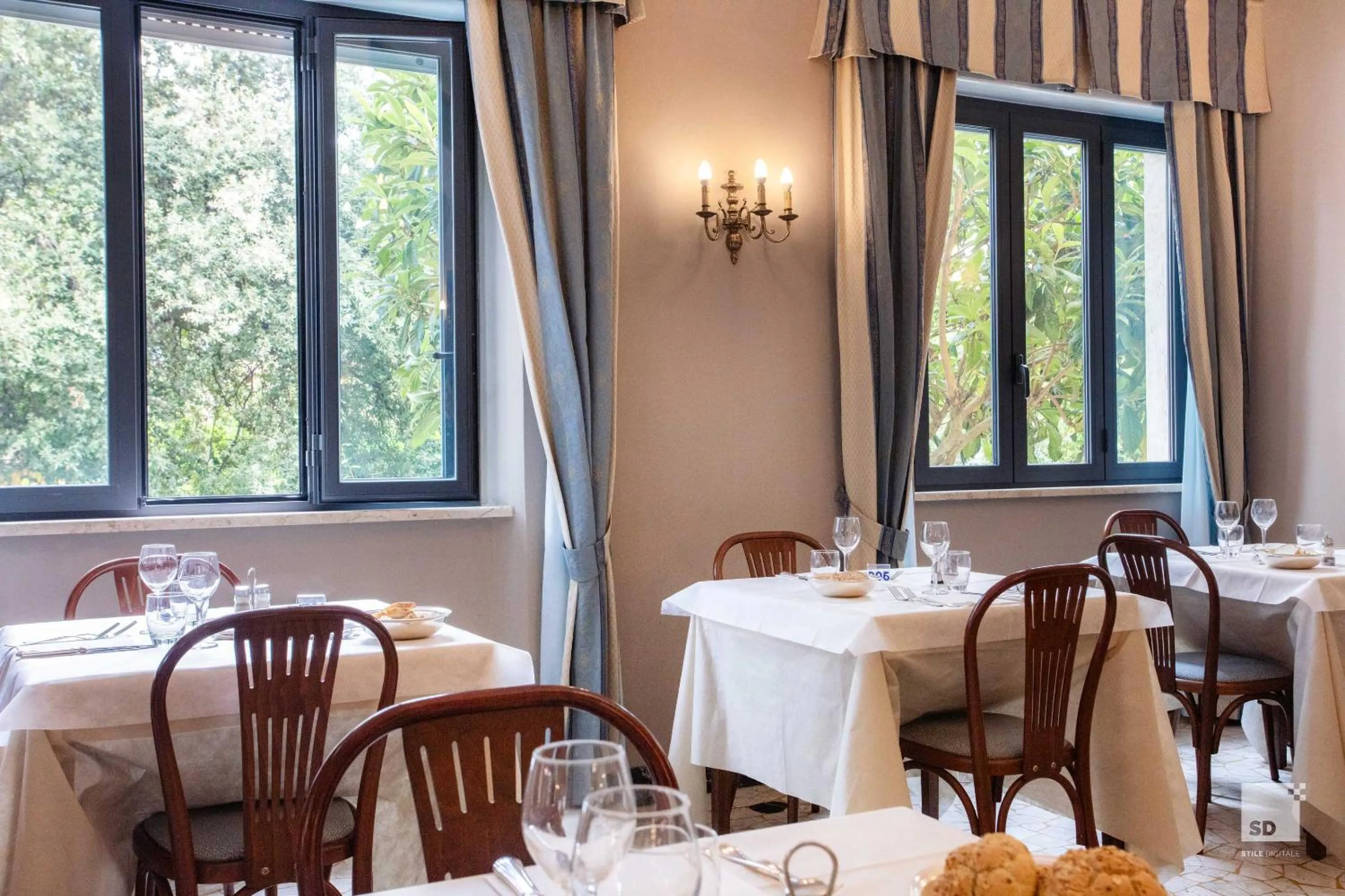 Restaurant/places to eat in Hotel Venezia