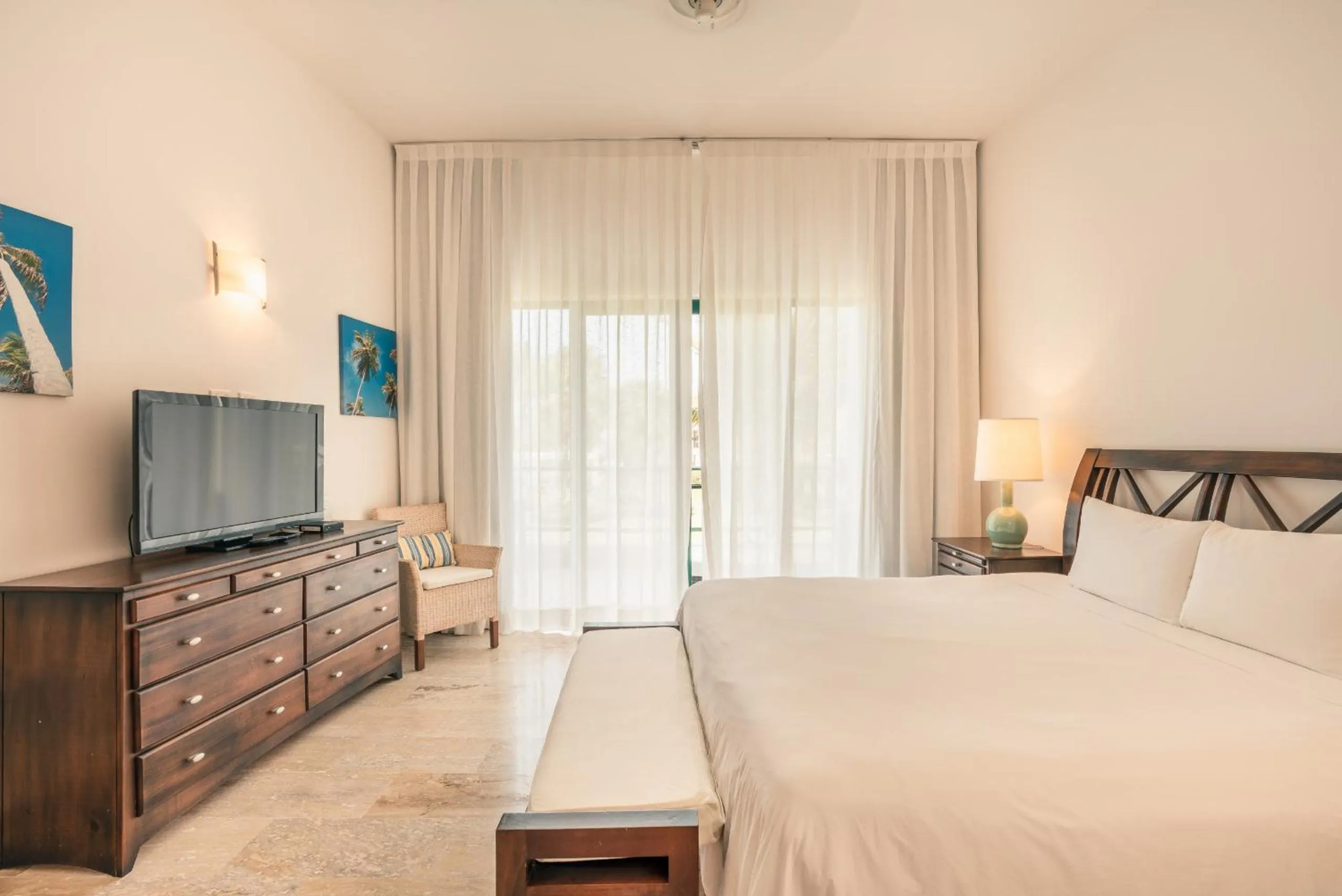 Bed in Go away to this charming apt at Sublime w private jacuzzi included