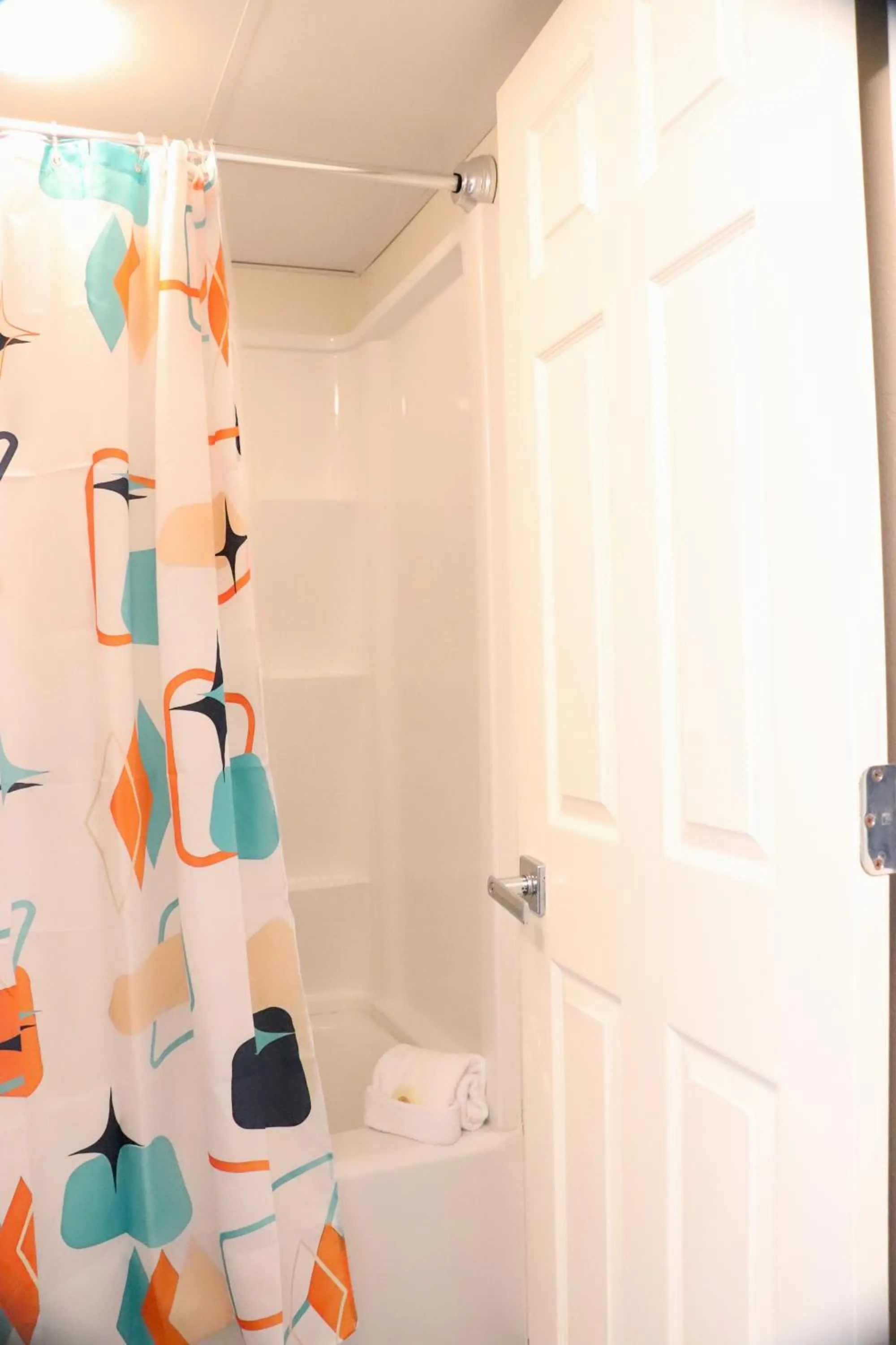 Shower in The Retro Hotel