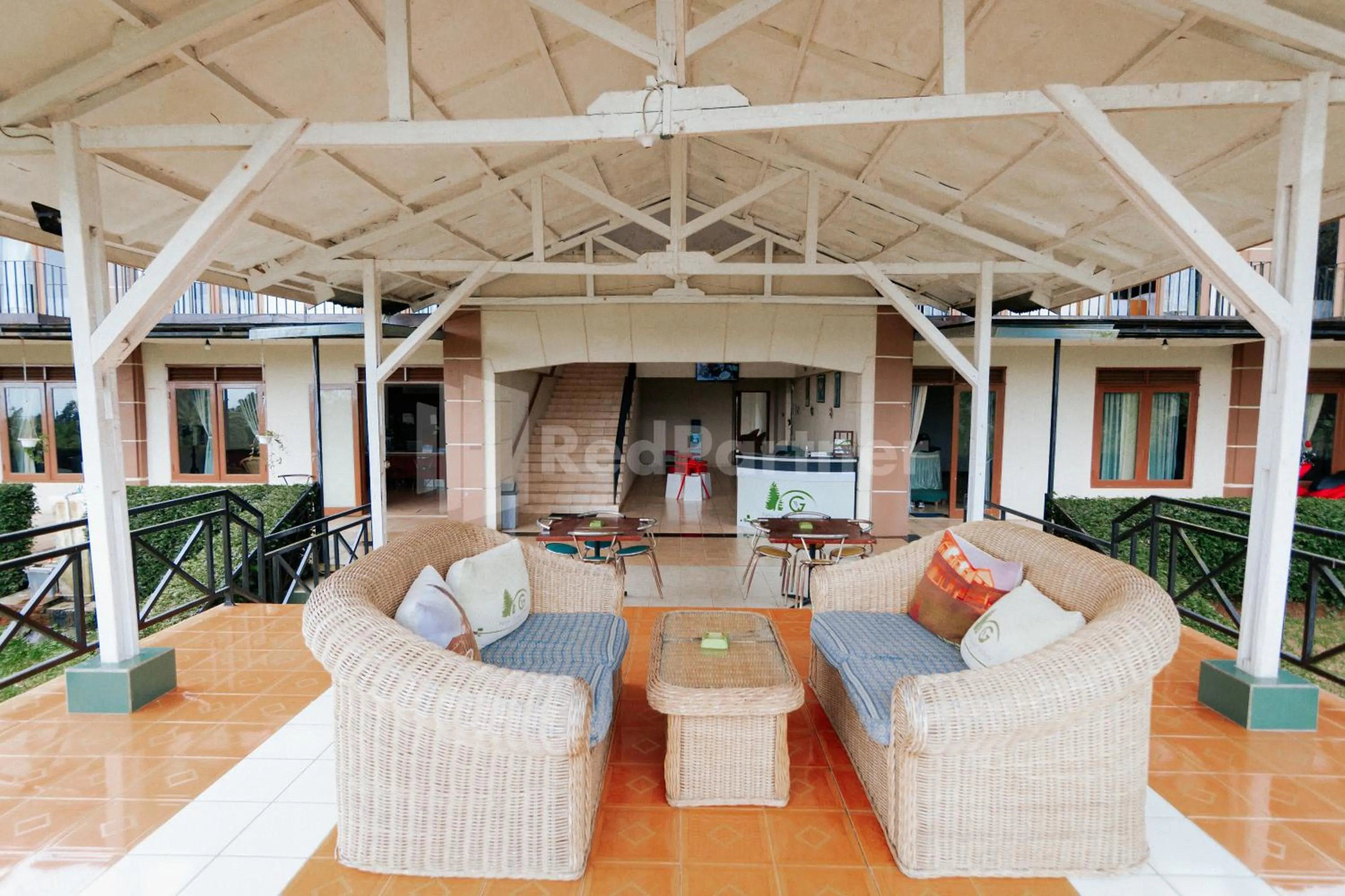 Lobby or reception in Villa Green Valley Puncak RedPartner