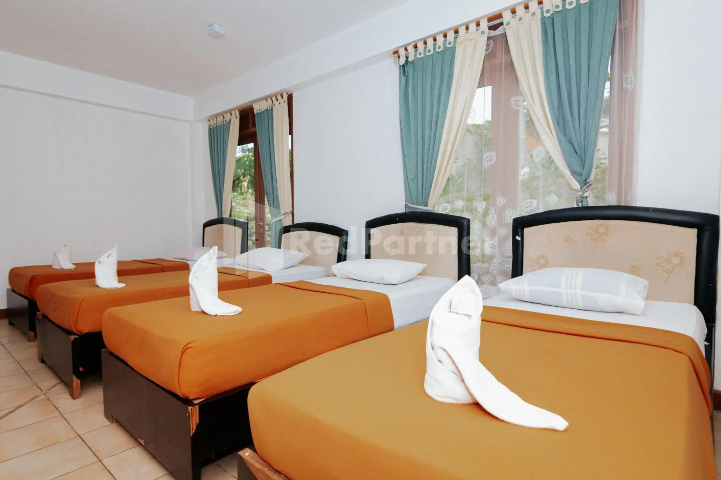 Family Room in Villa Green Valley Puncak RedPartner Family Room in Villa Green Valley Puncak RedPartner