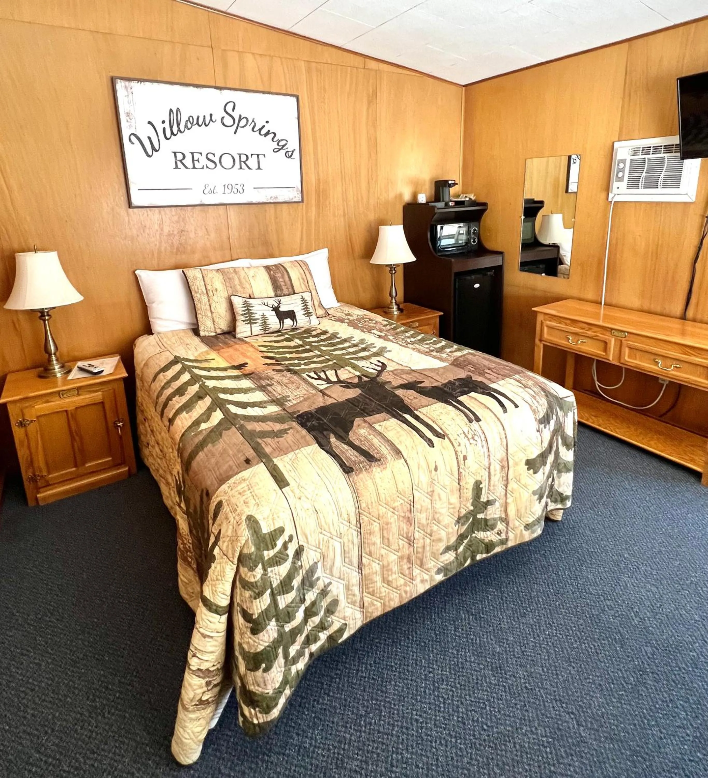 Bed in Willow Springs Resort