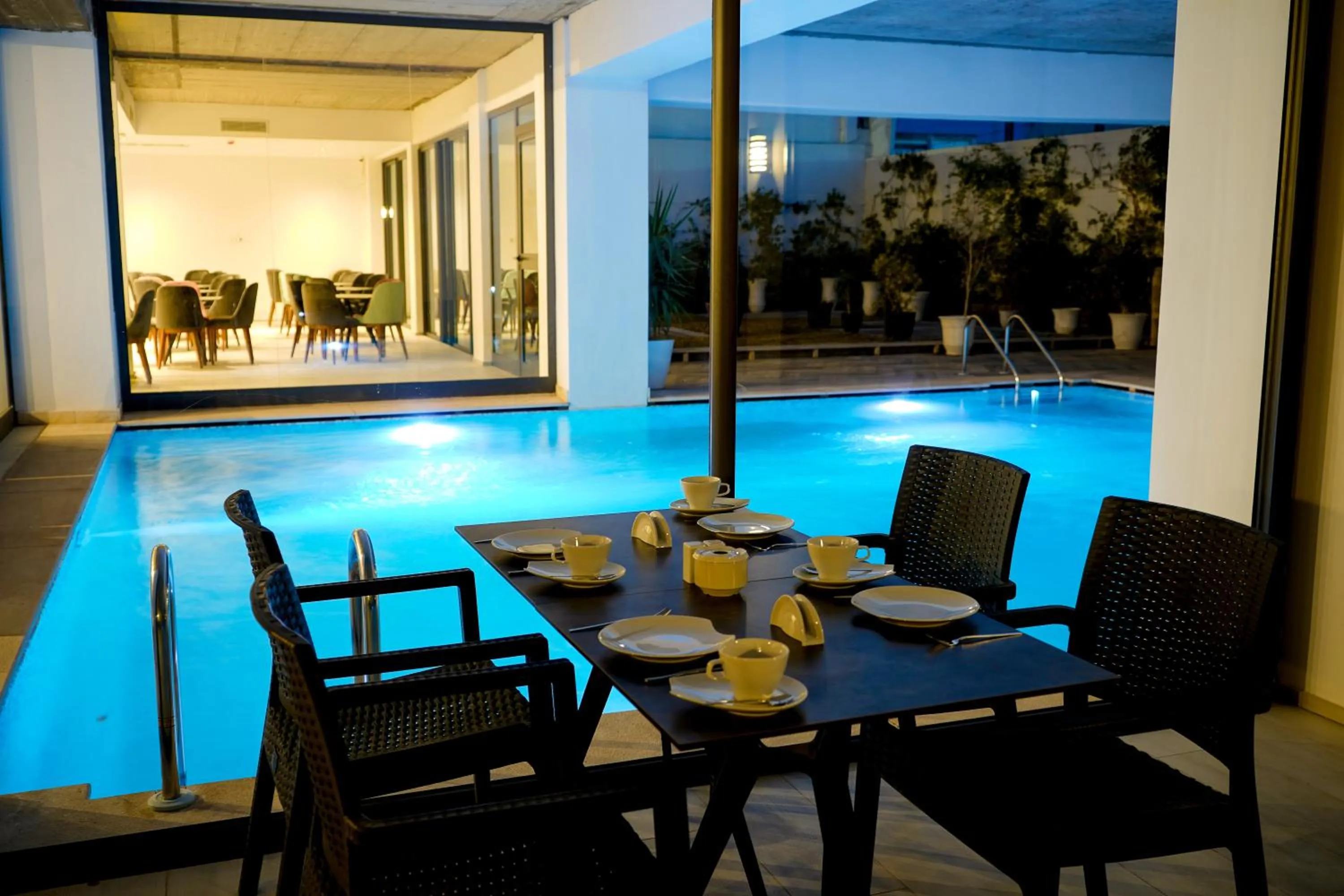 Restaurant/places to eat in Hôtel Lescure Business and SPA