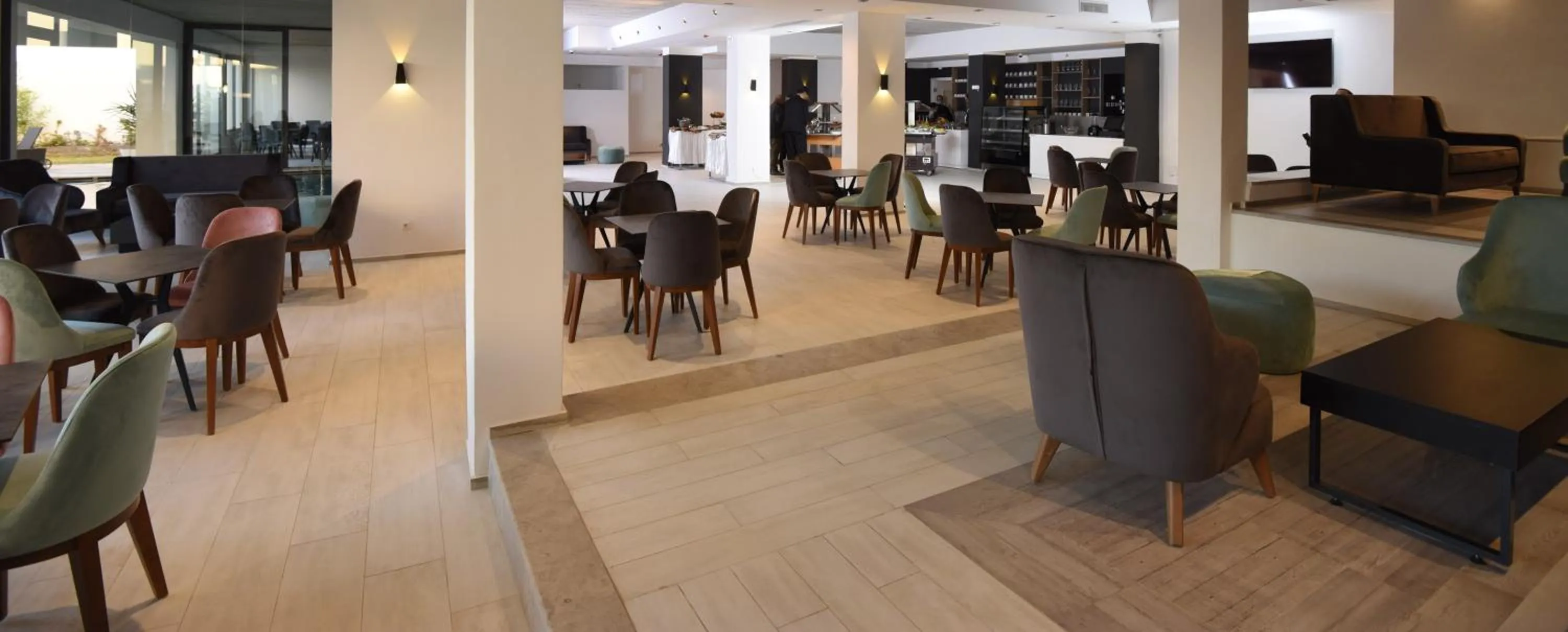 Restaurant/places to eat in Hôtel Lescure Business and SPA