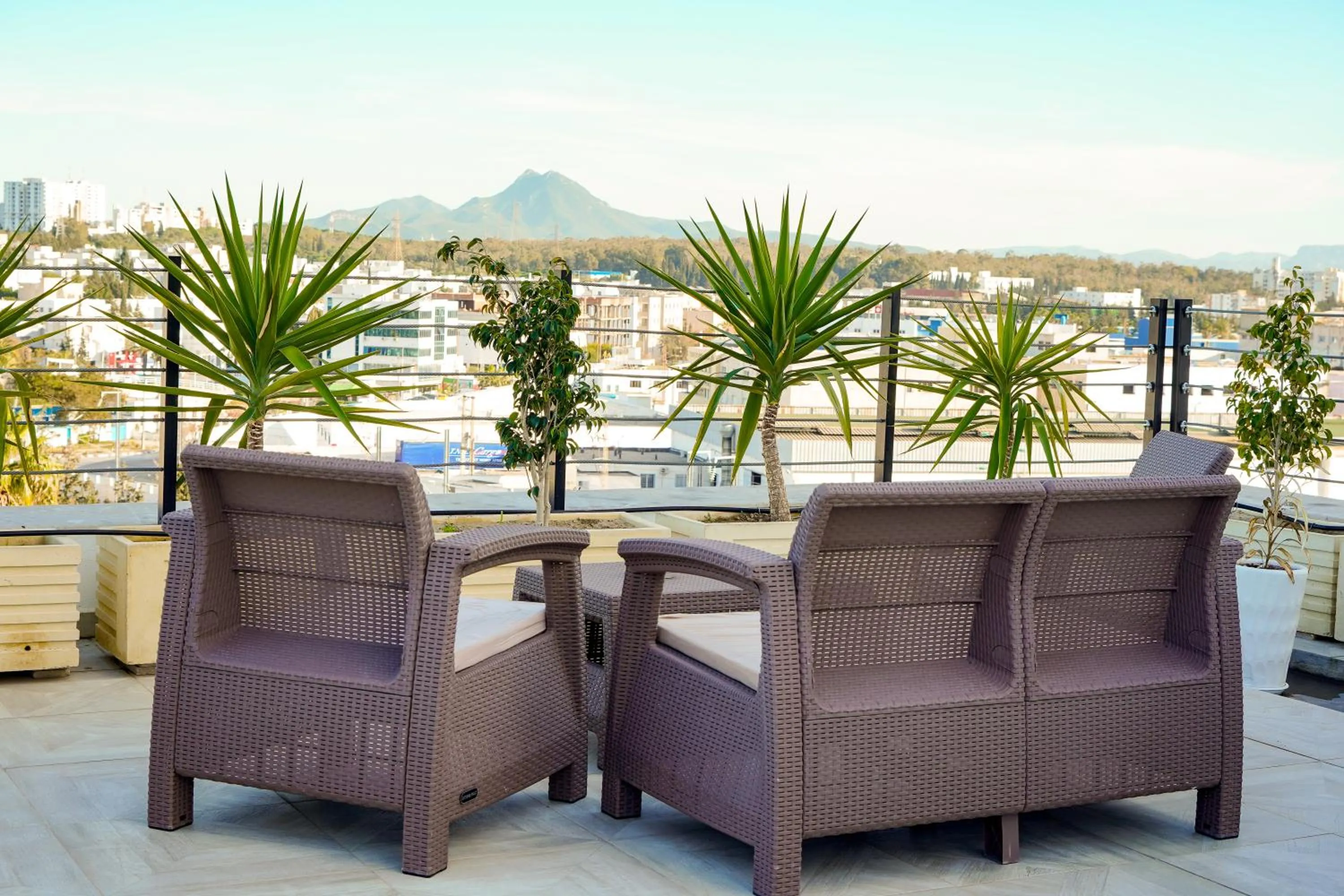 Patio in Hôtel Lescure Business and SPA