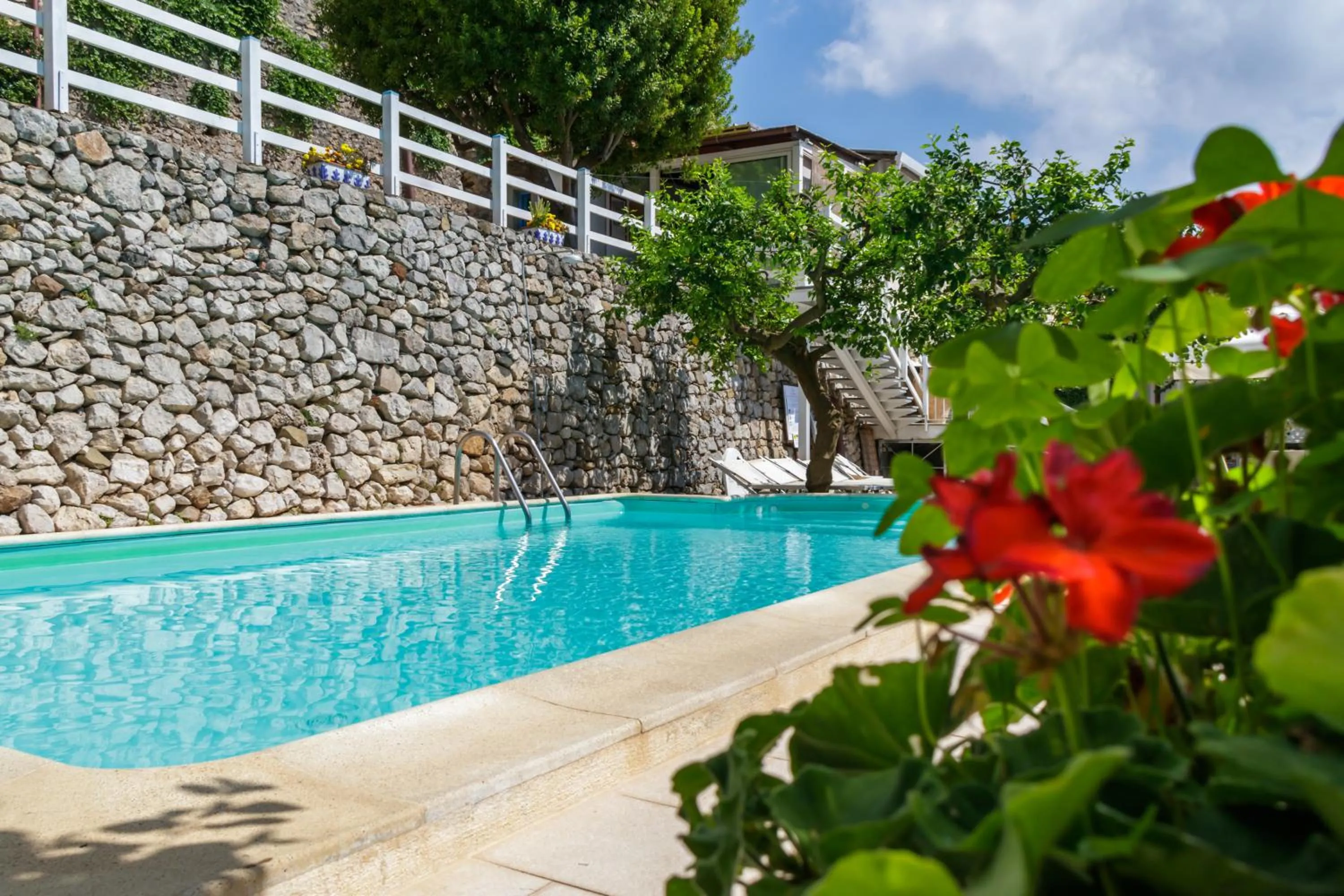 Swimming pool in Villarena Relais