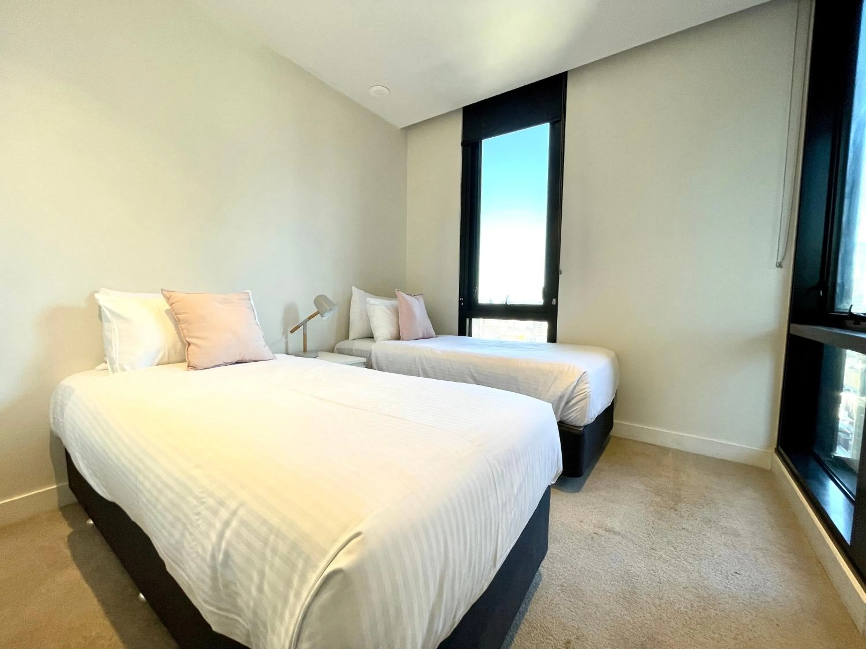 Bedroom, Bed in Readyset Apartments at Empire