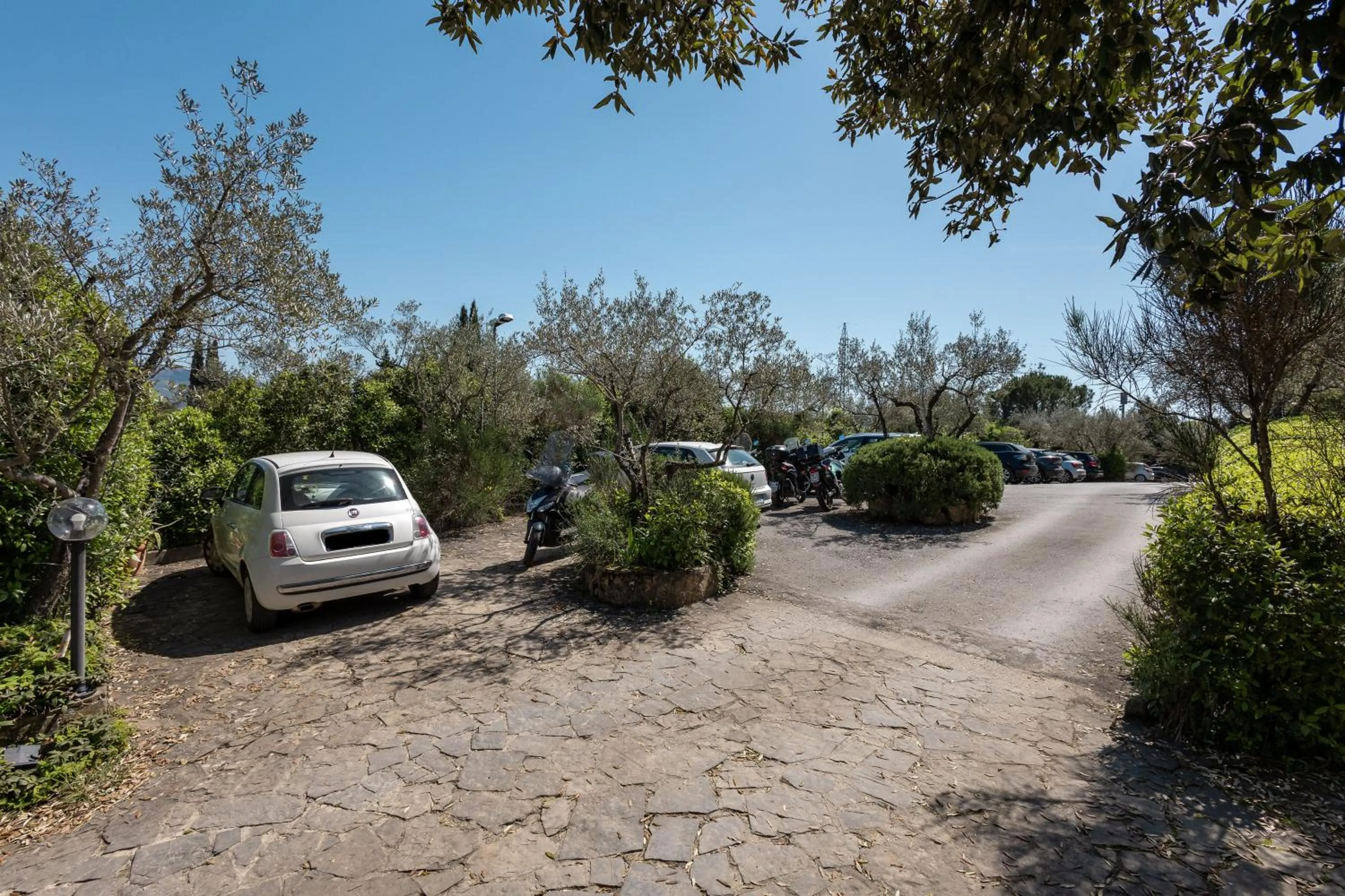 Parking in Residence Poggio Golf Chianti Firenze