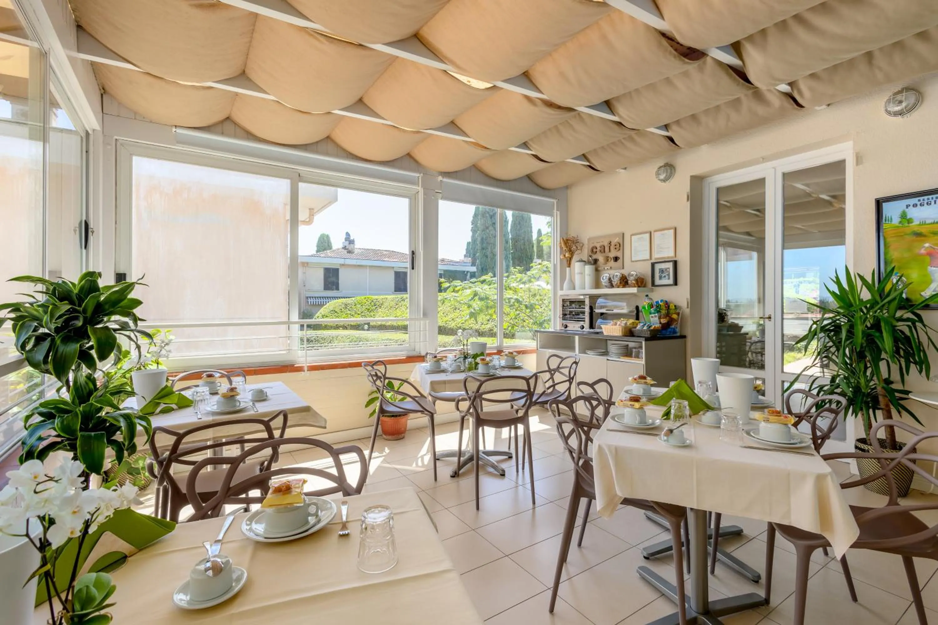 Buffet breakfast in Residence Poggio Golf Chianti Firenze