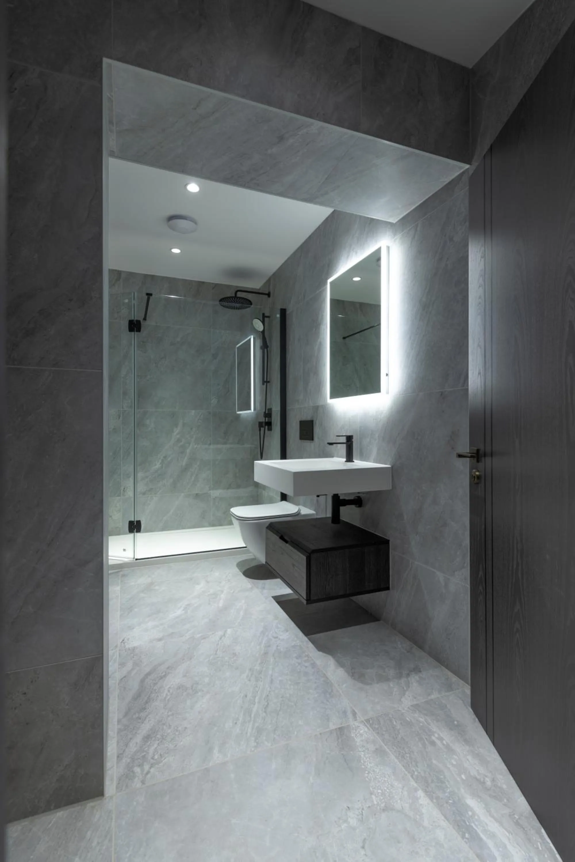 Bathroom in The Heyford Hotel