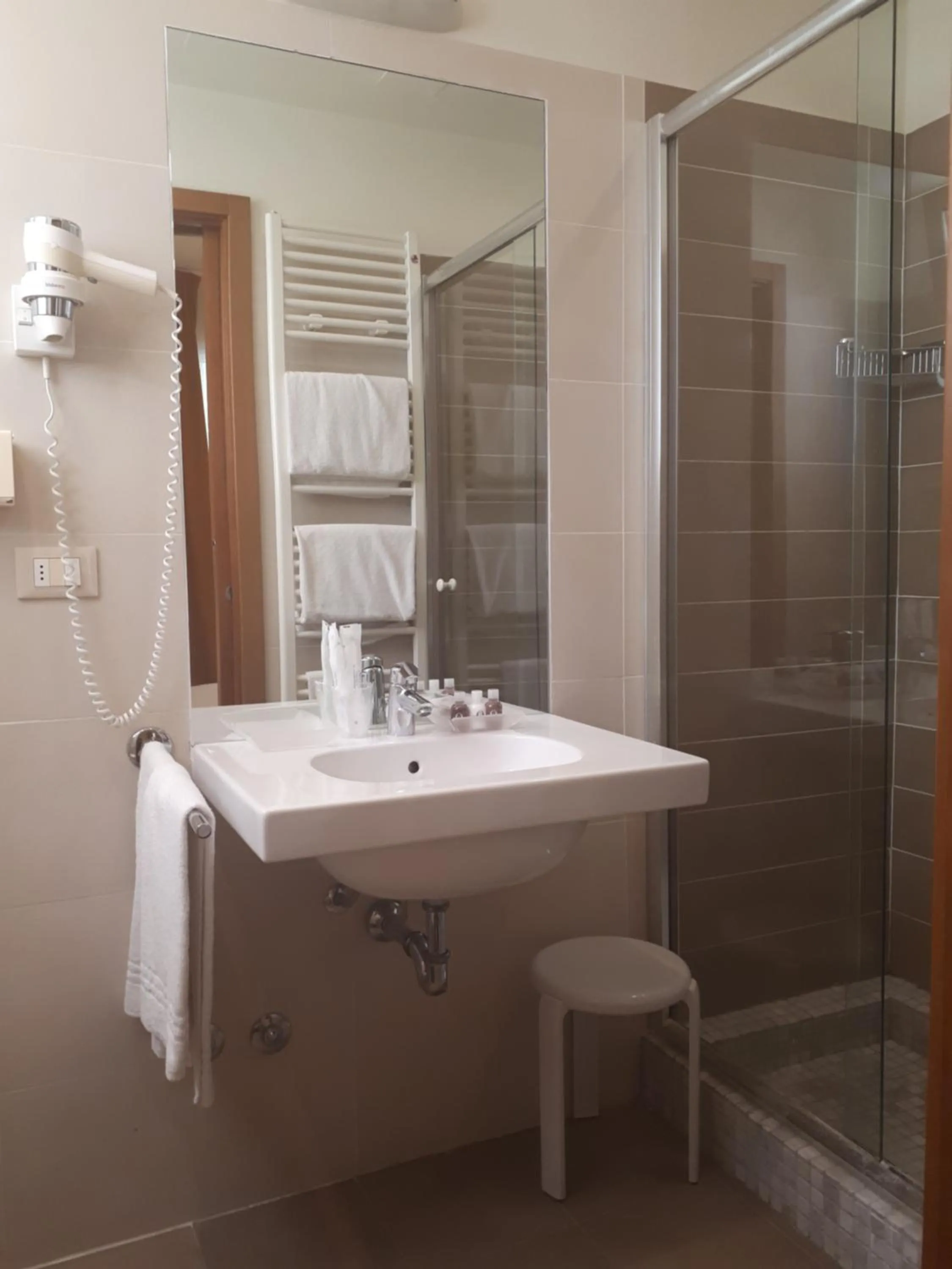 Bathroom in Accademia Hotel