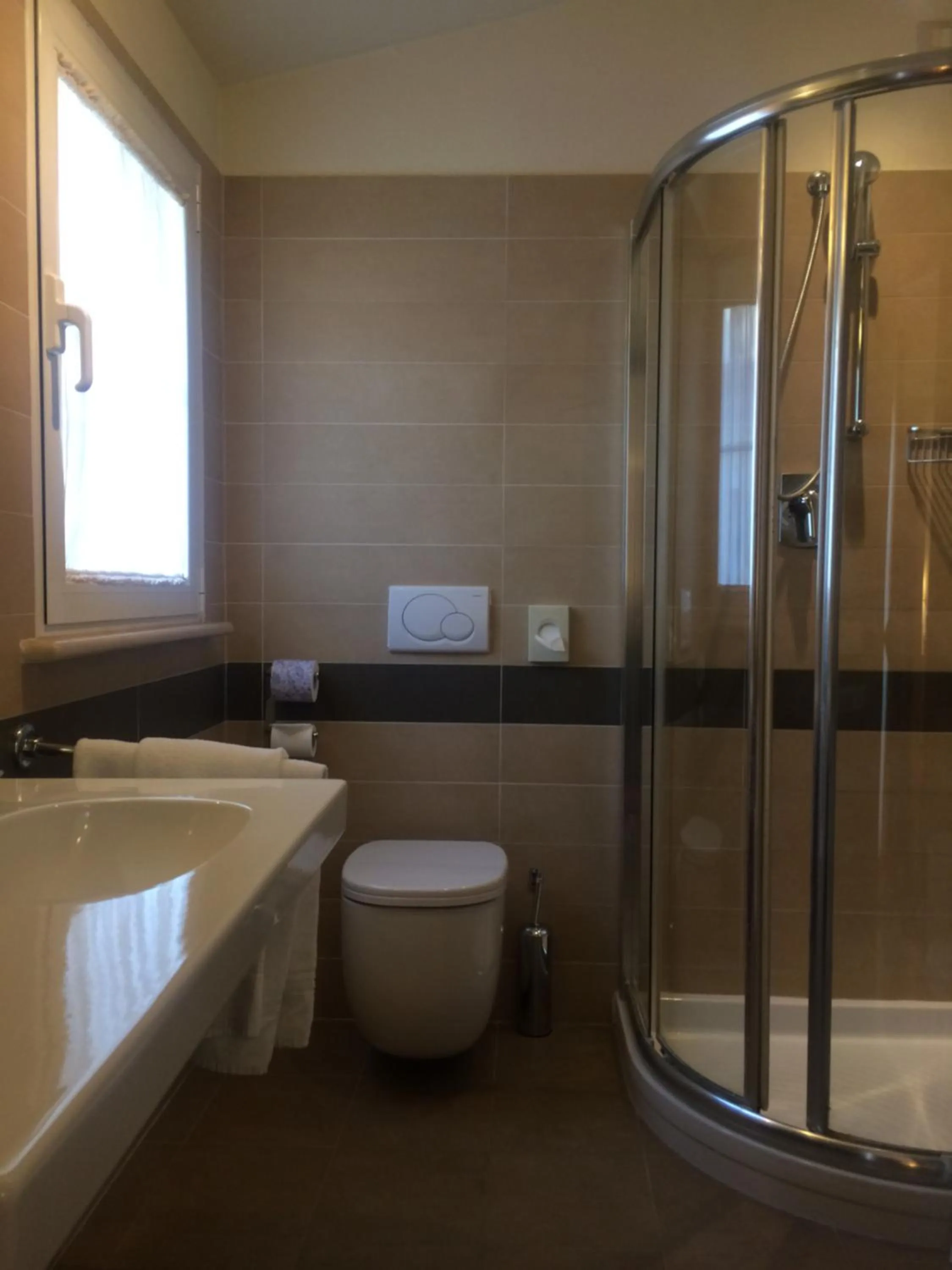 Toilet in Accademia Hotel