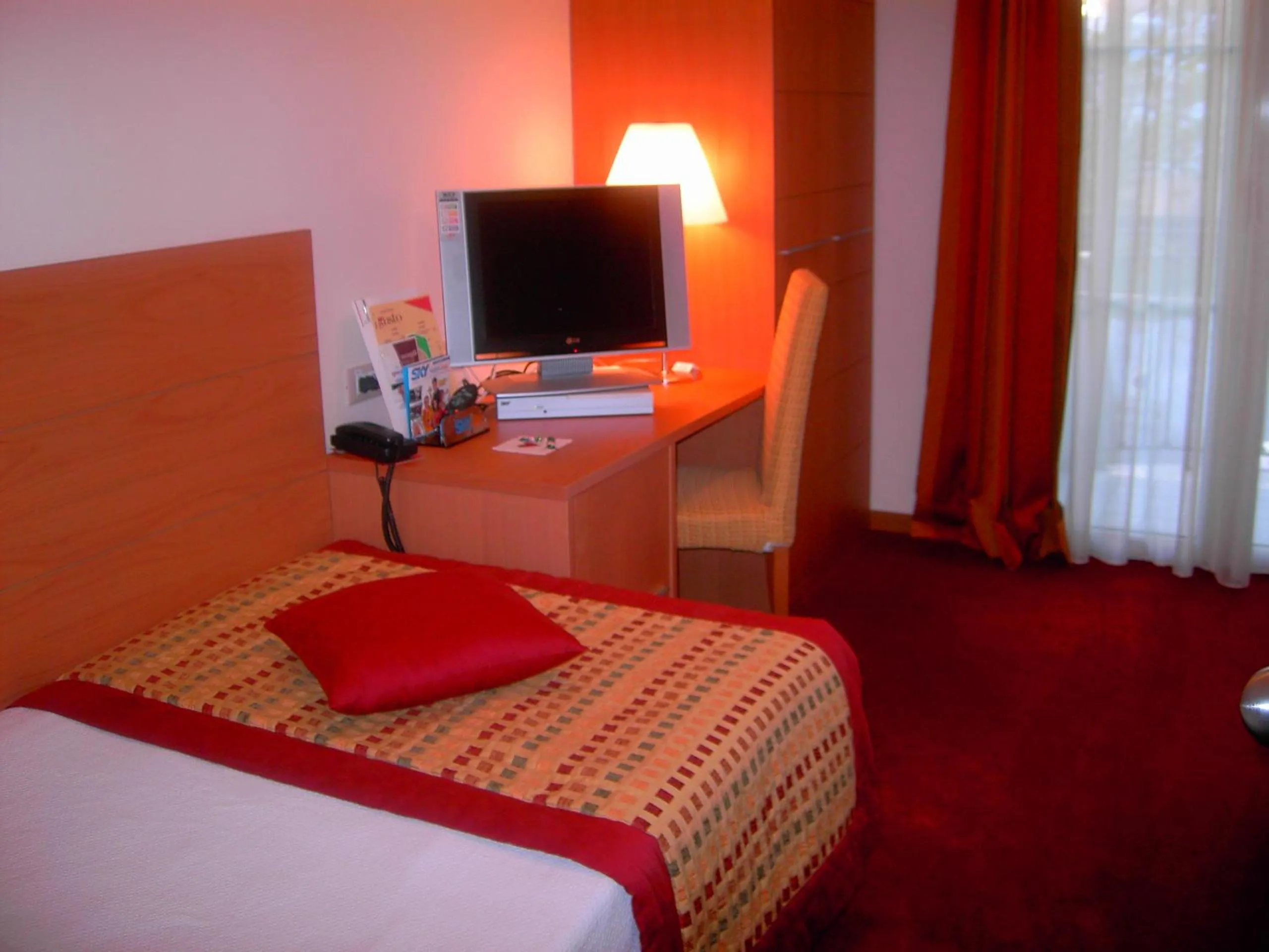 Photo of the whole room, Bed in Accademia Hotel