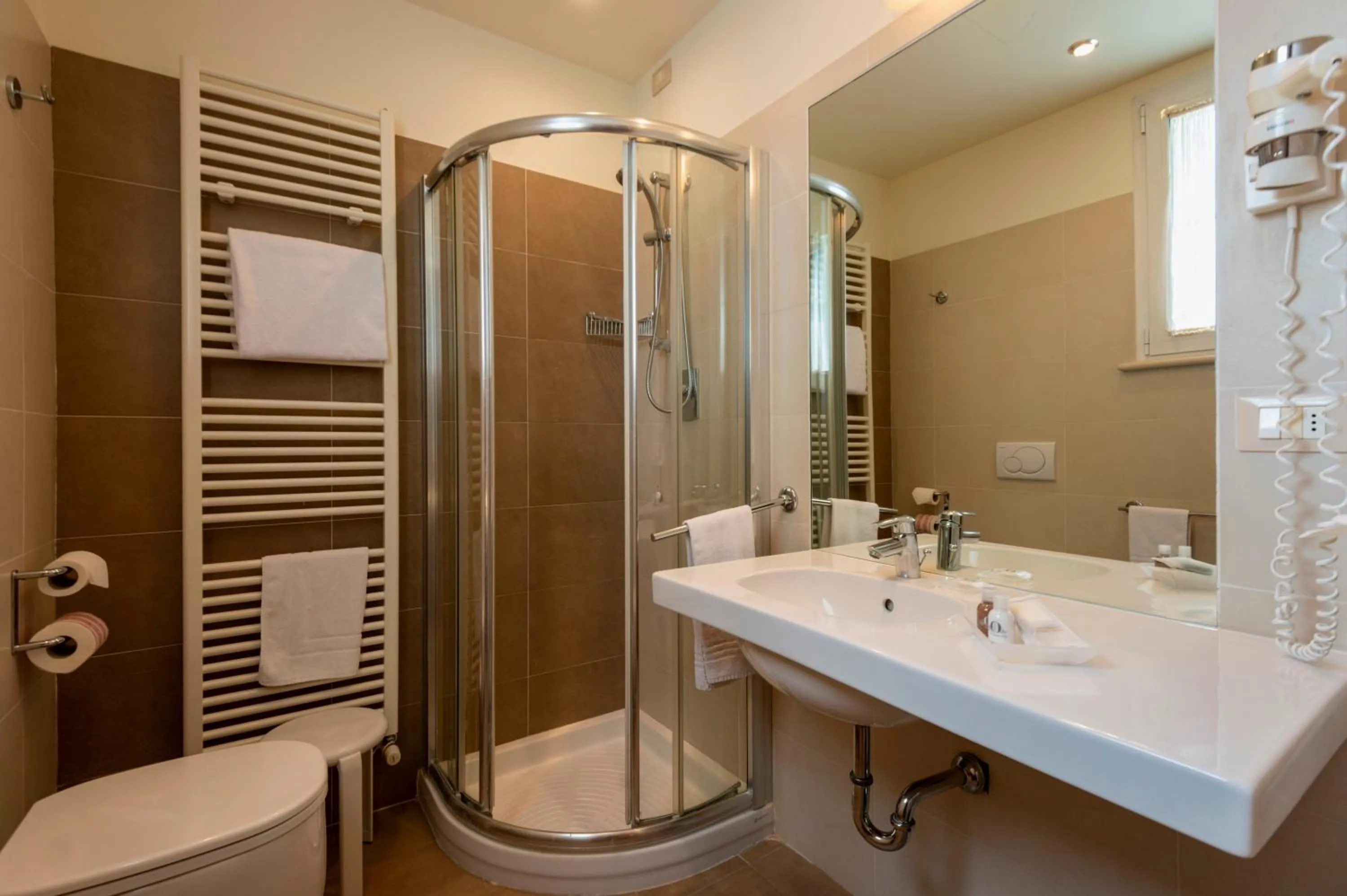 Bathroom in Accademia Hotel