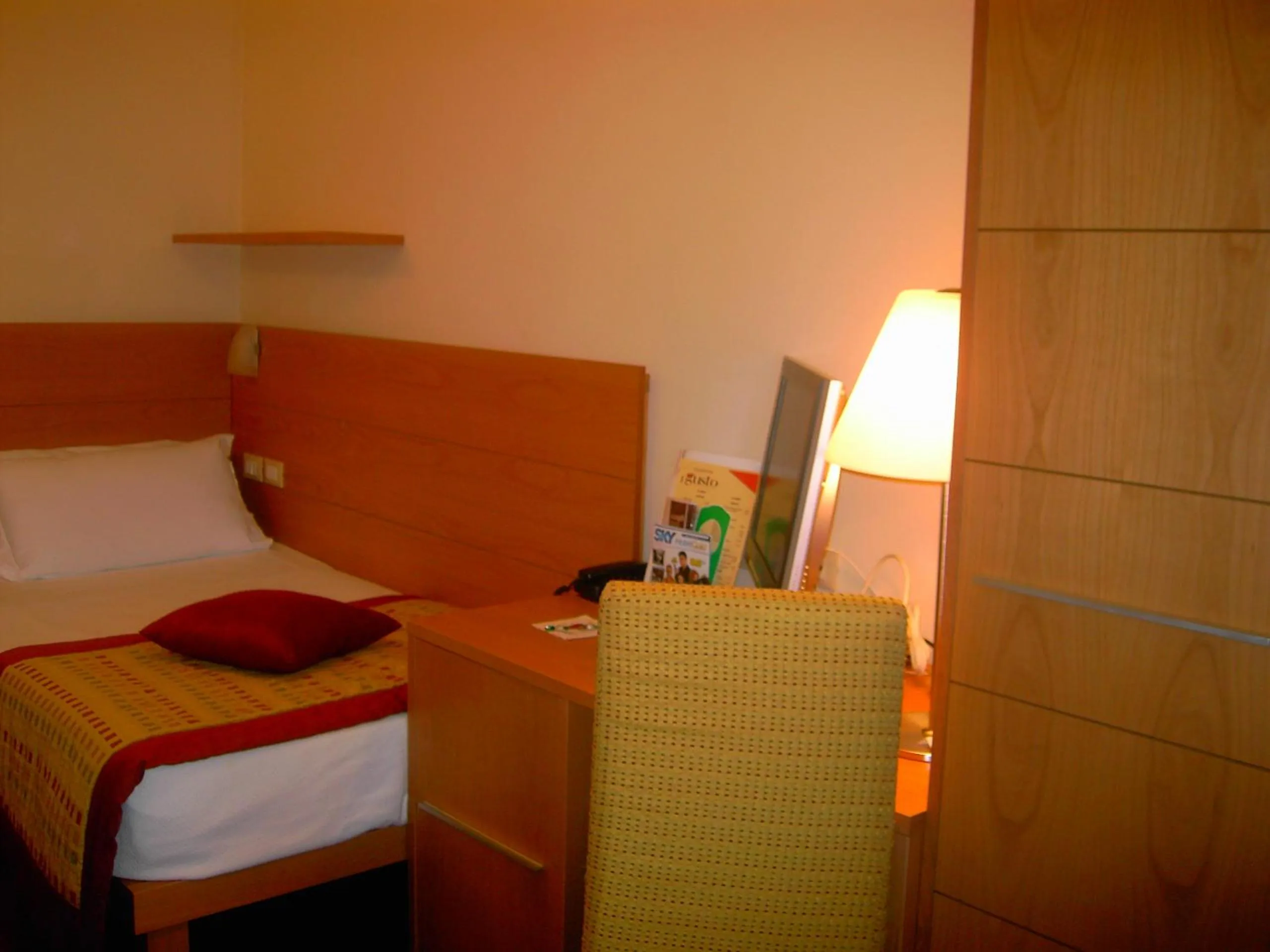 Photo of the whole room, Bed in Accademia Hotel