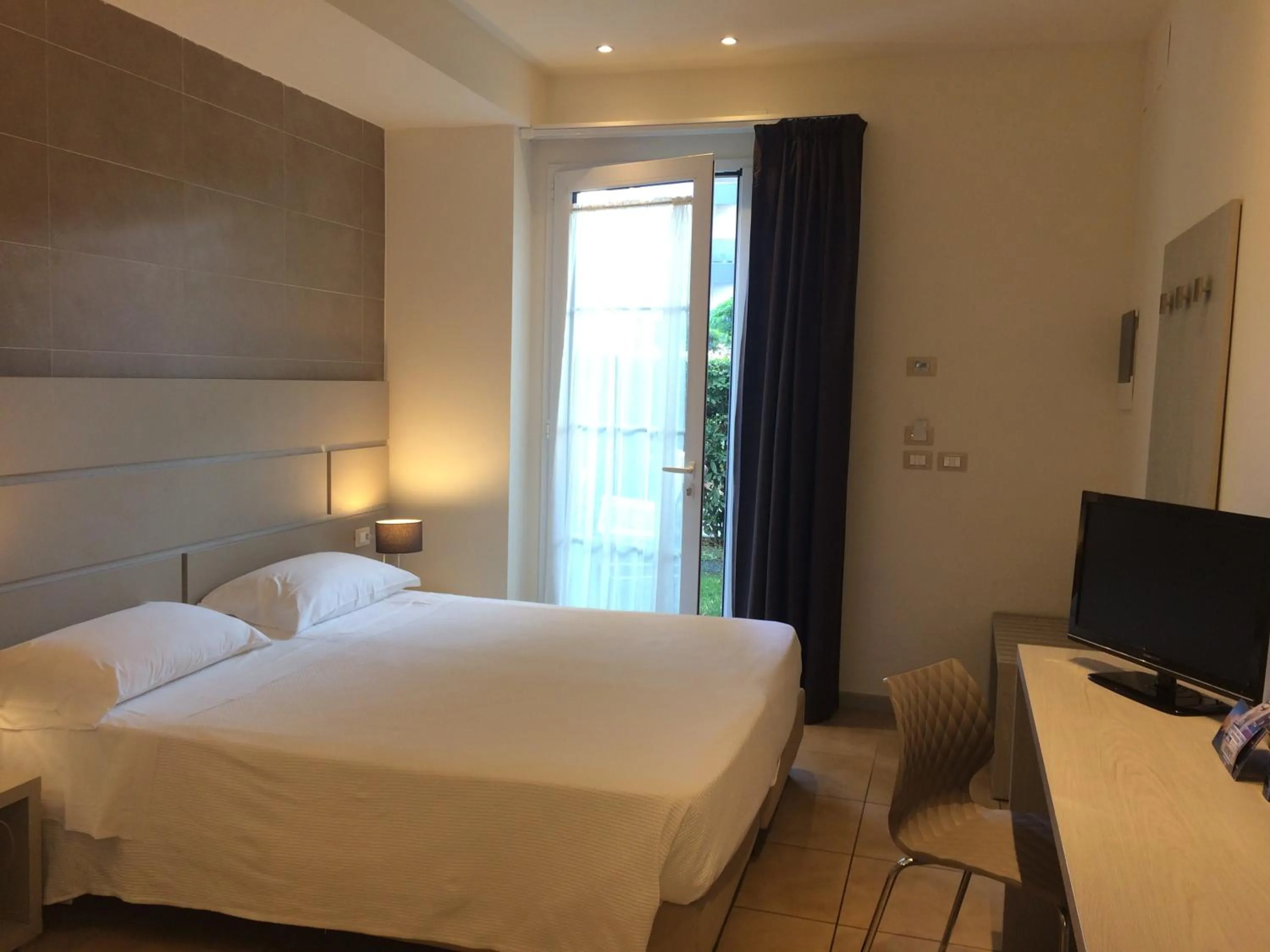 Photo of the whole room, Bed in Accademia Hotel