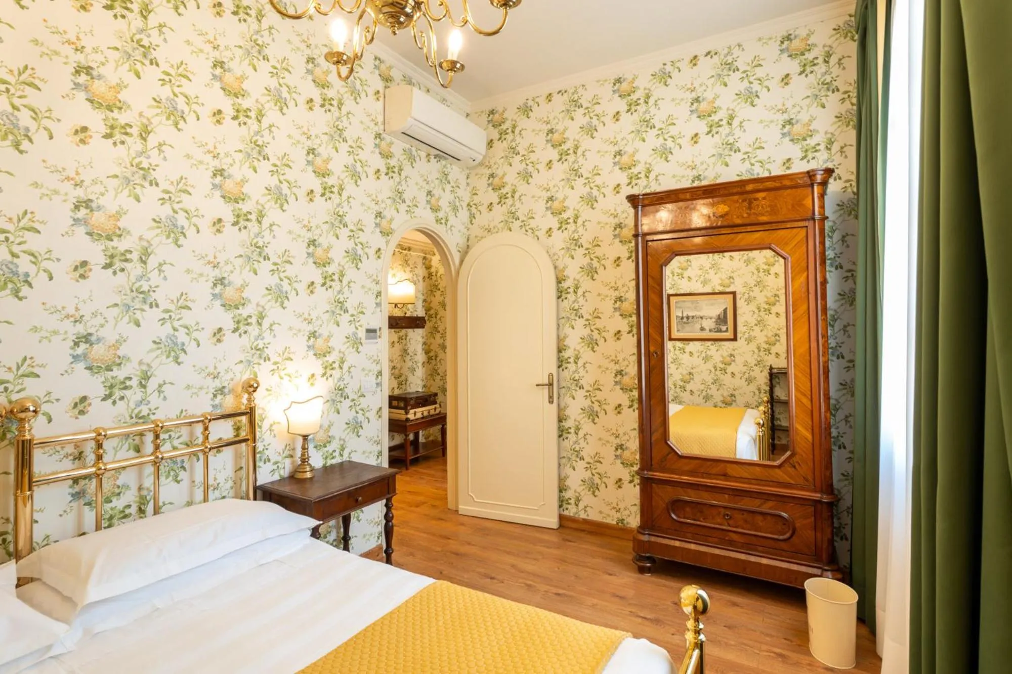 Photo of the whole room, Bed in Hotel Pendini