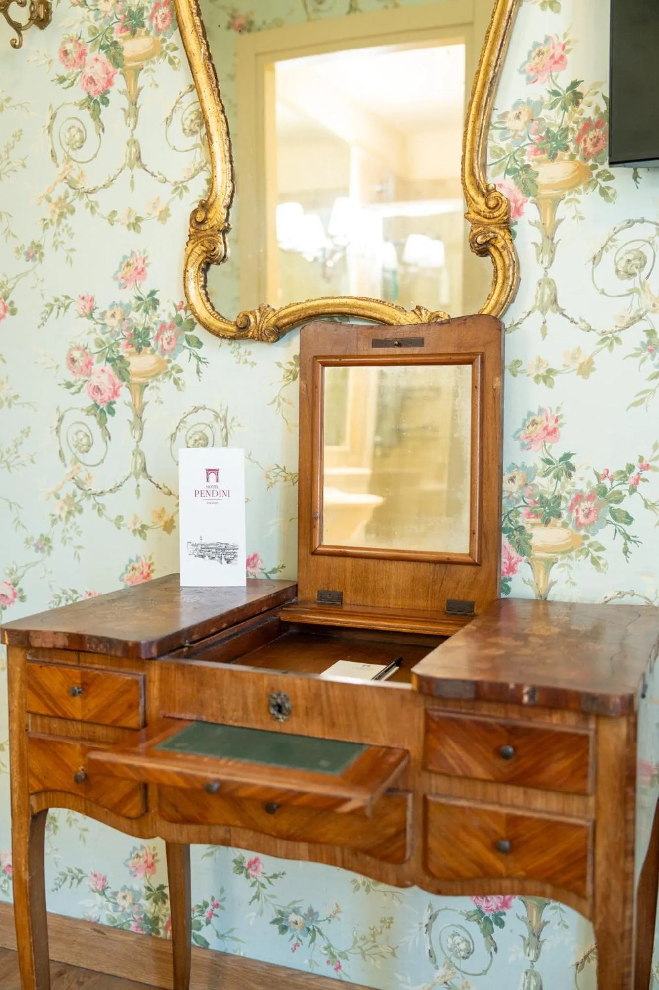 furniture in Hotel Pendini