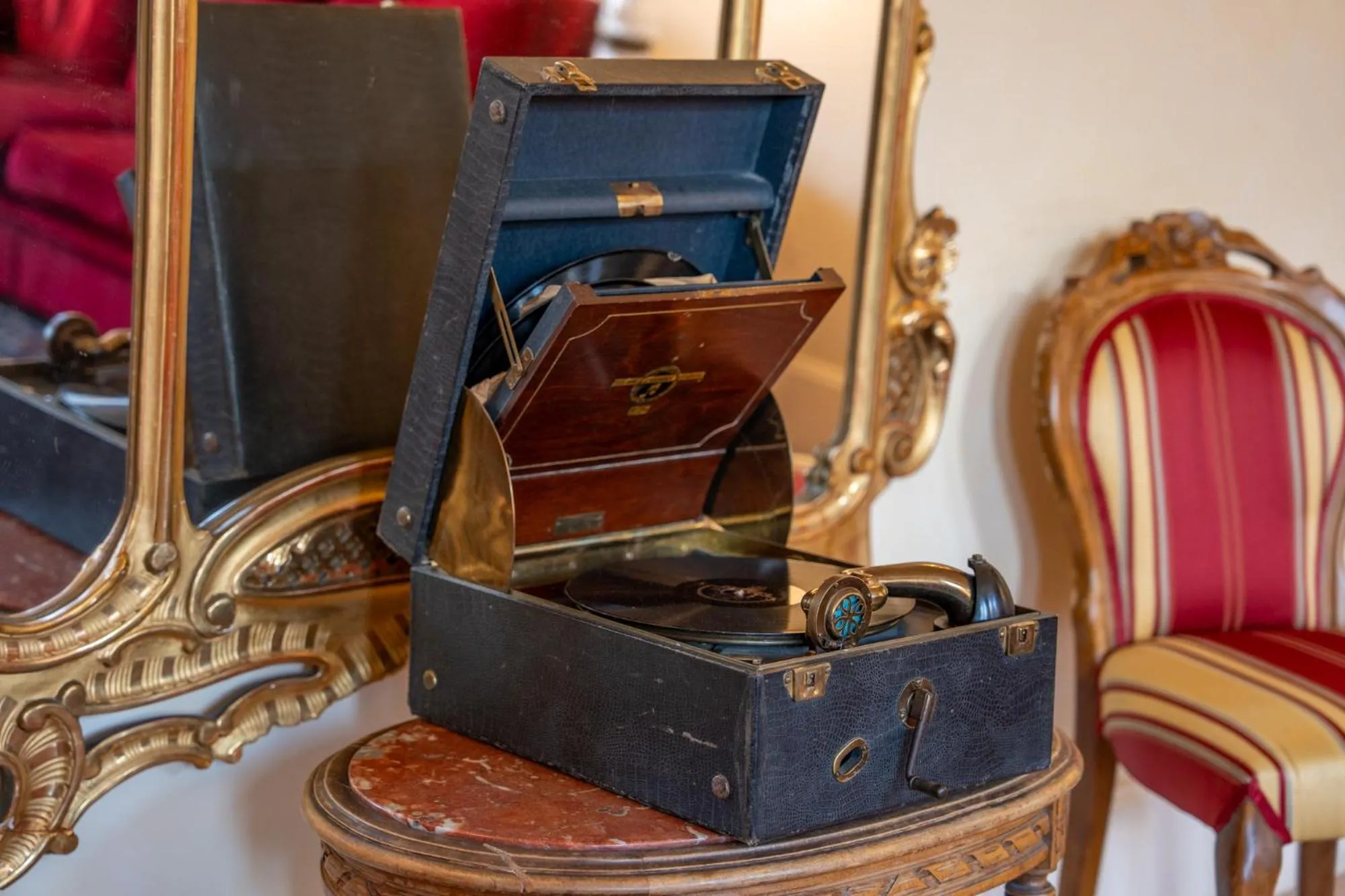 Decorative detail in Hotel Pendini