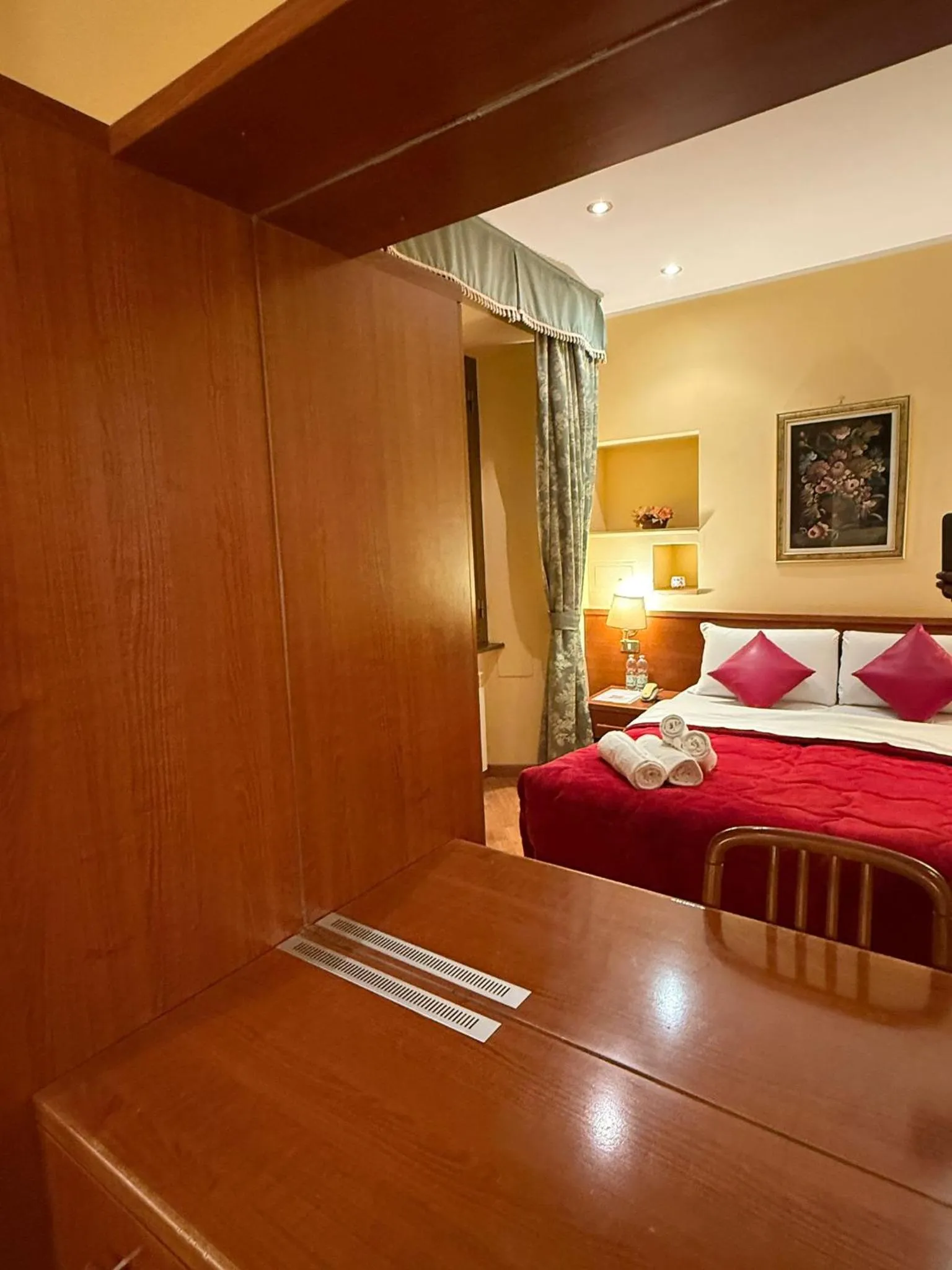 Bed in Hotel Fenicia