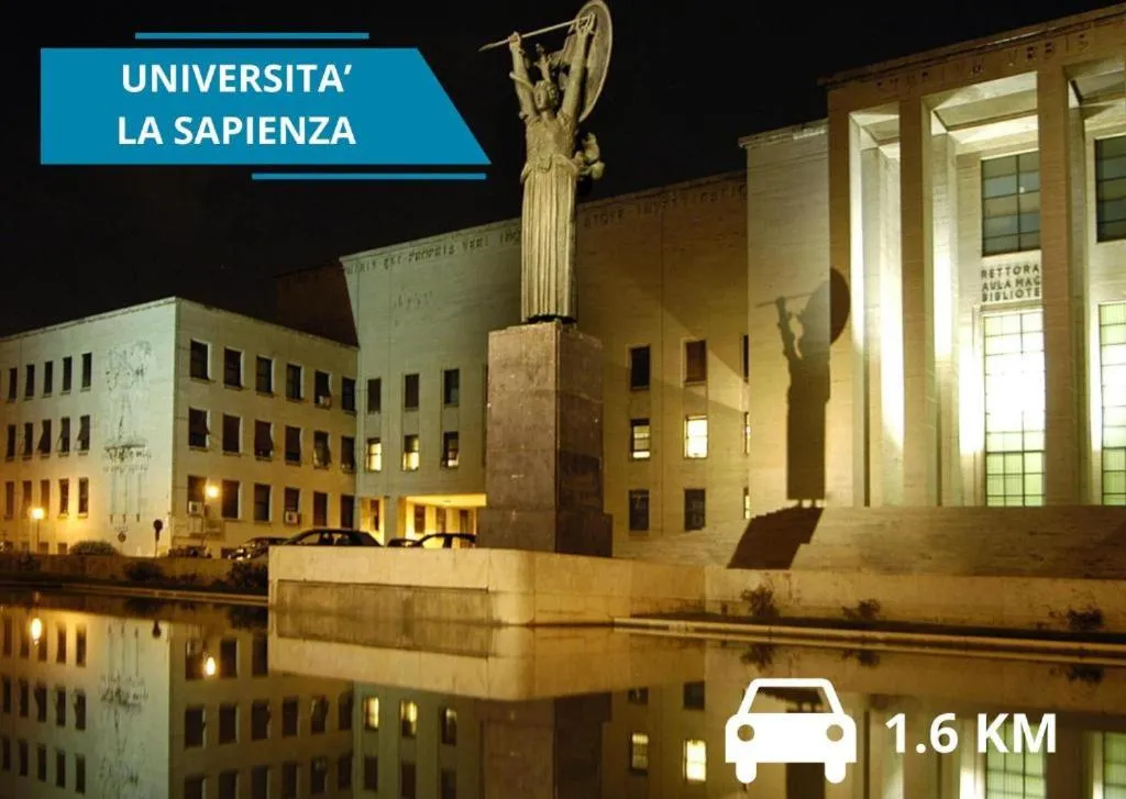 Text overlay in Hotel Fenicia