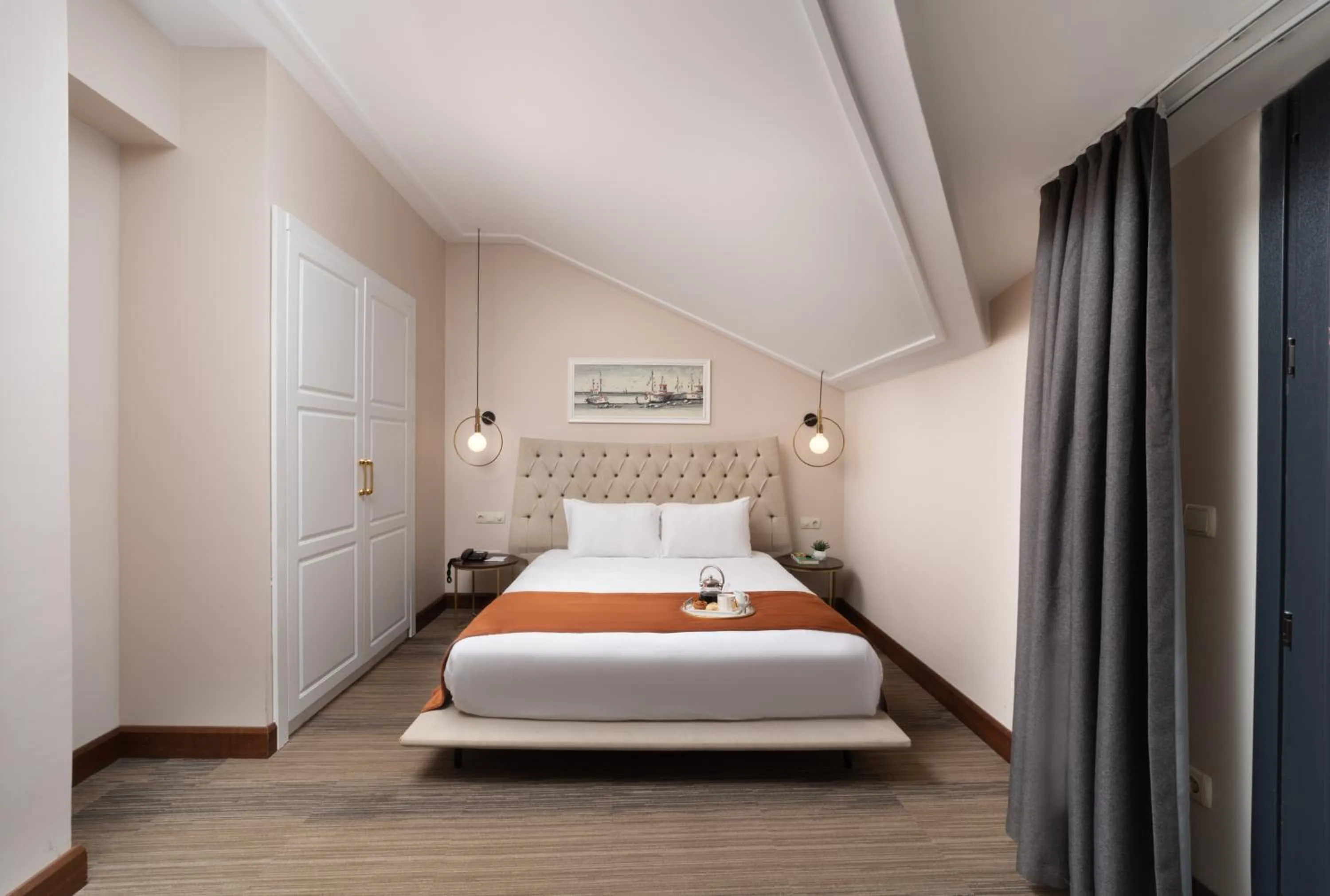 Photo of the whole room, Bed in Recital Park Hotel