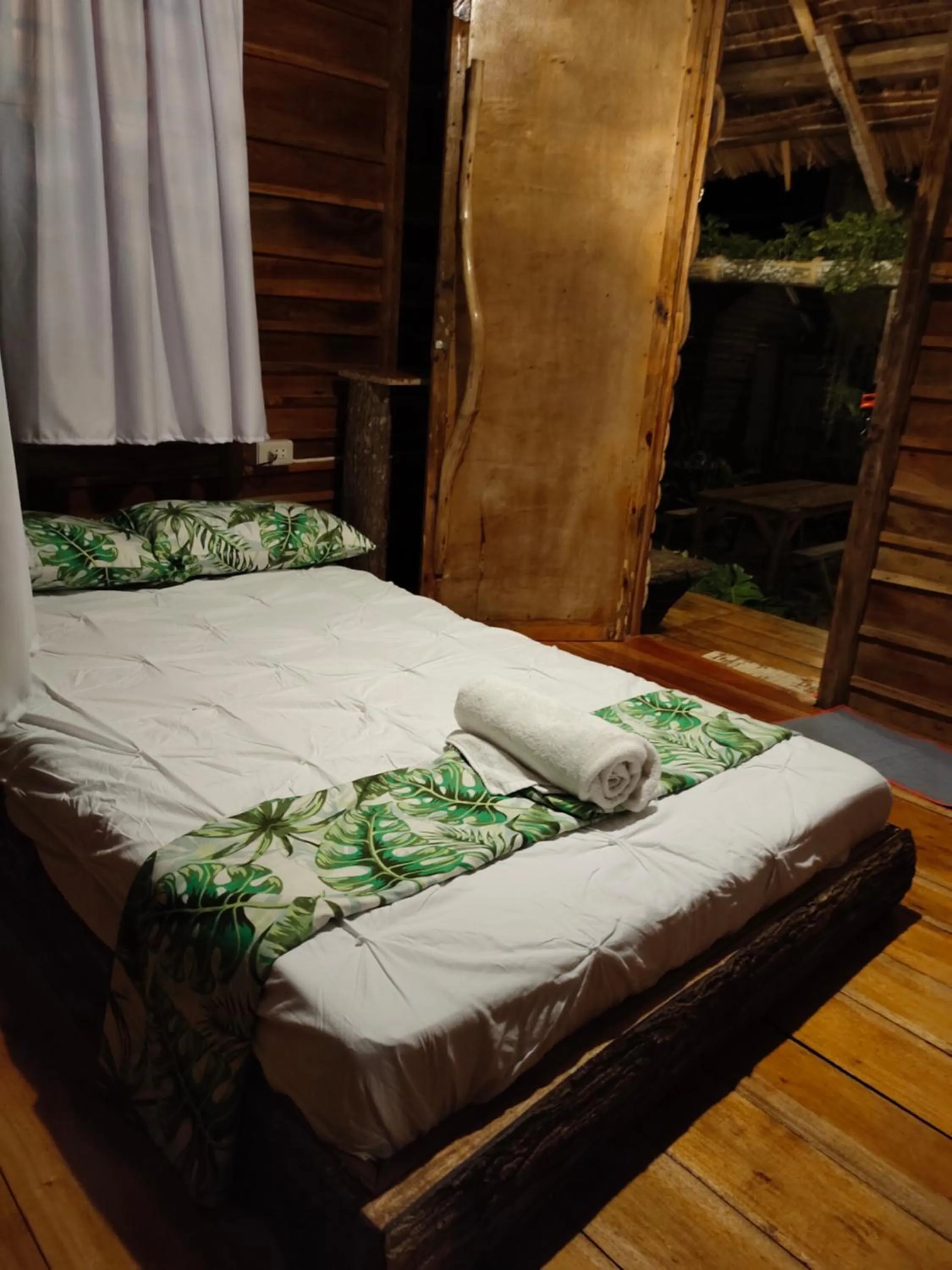 Bedroom, Bed in Payag n' Kapitan, Experience pinubre living