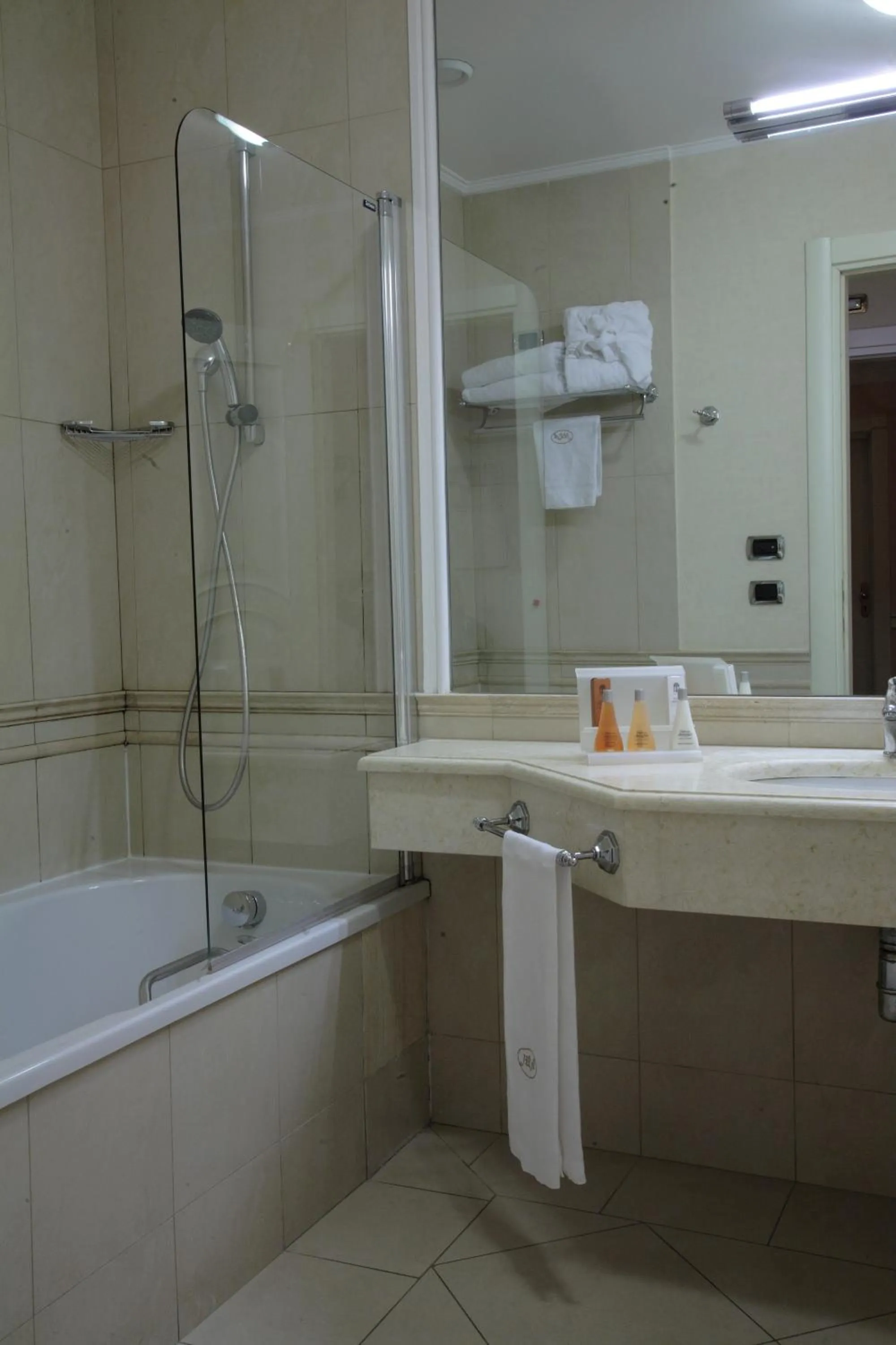 Bathroom in Palazzo Alabardieri