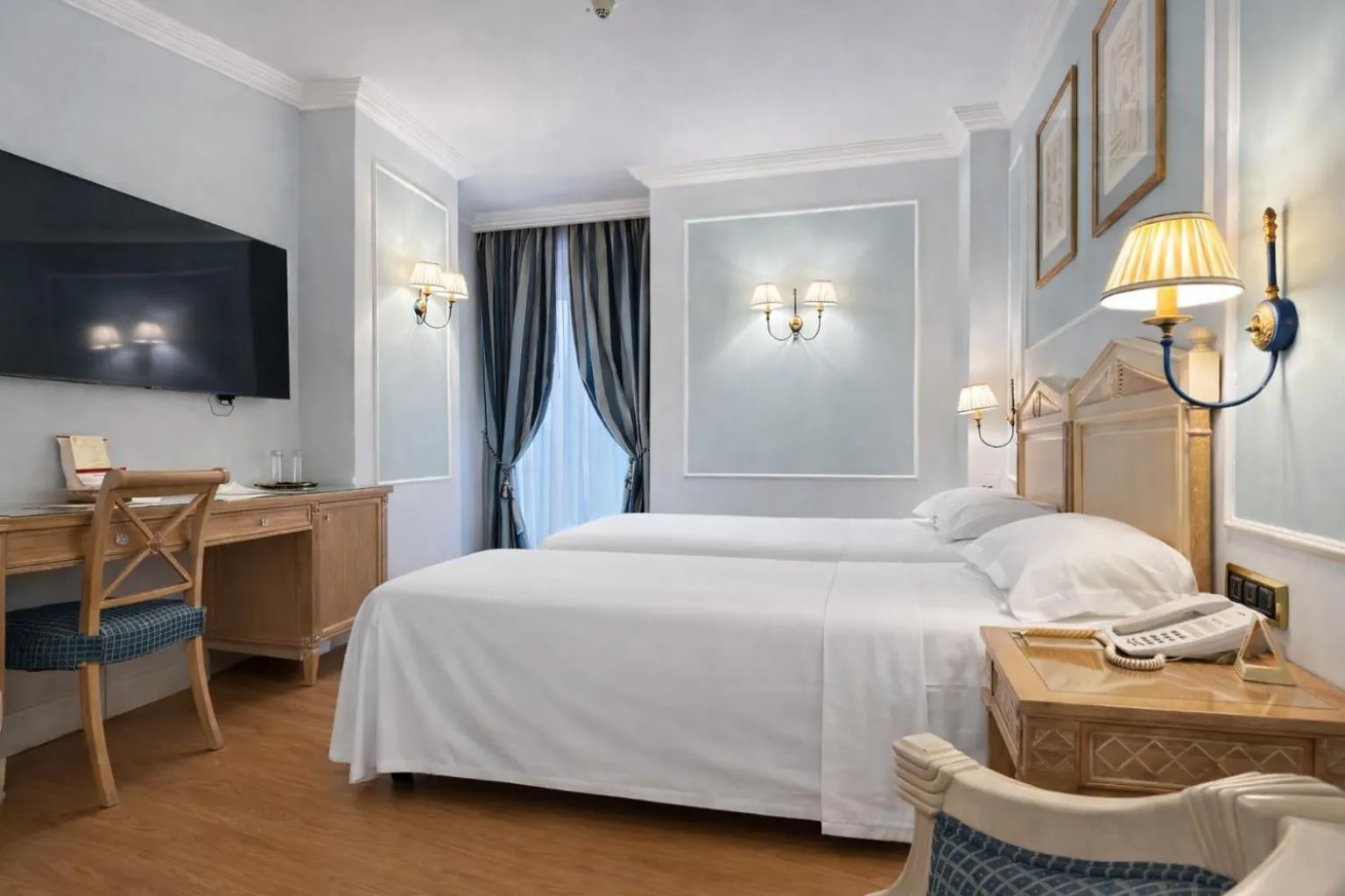 Bedroom, Bed in Palazzo Alabardieri