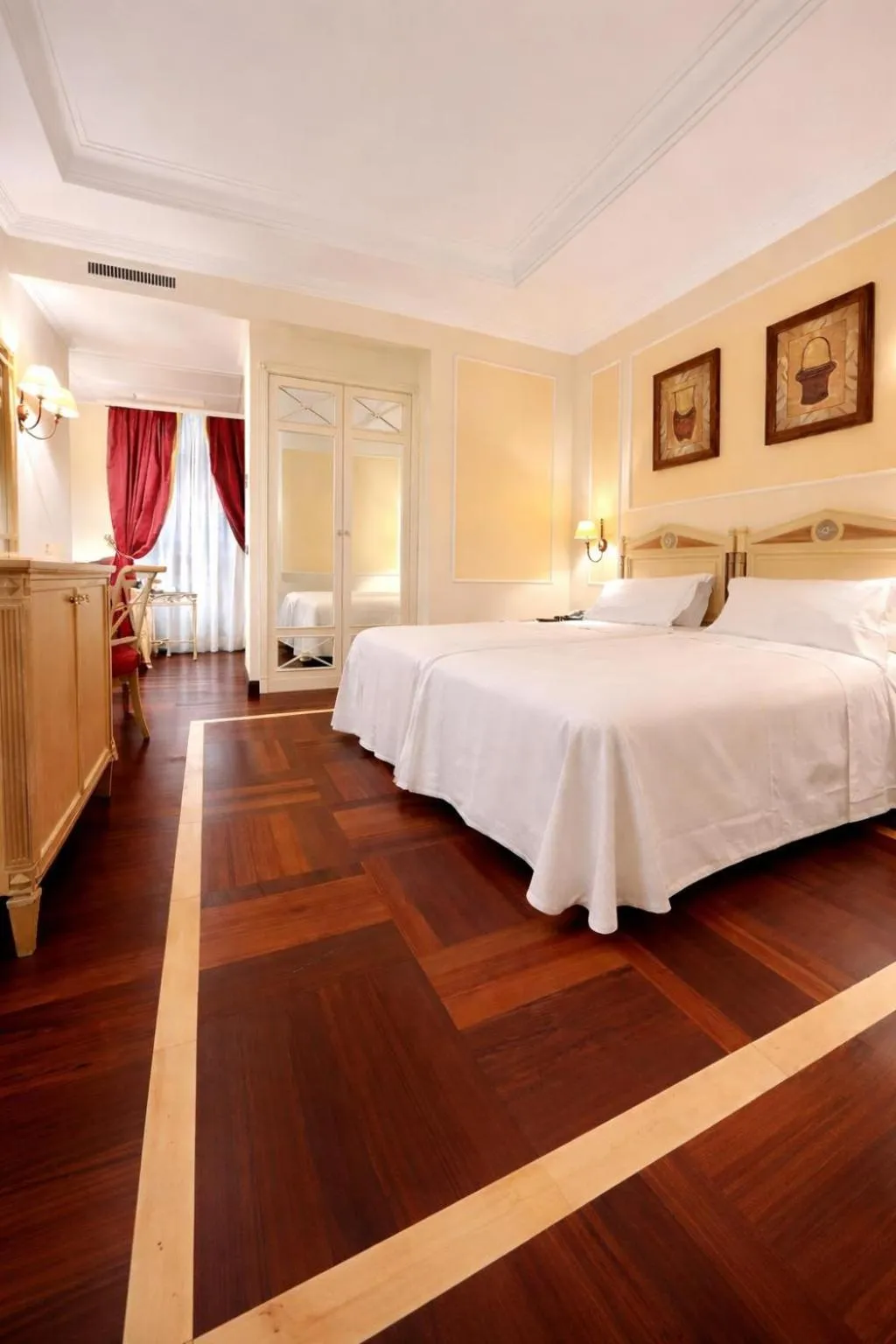 Bedroom, Bed in Palazzo Alabardieri