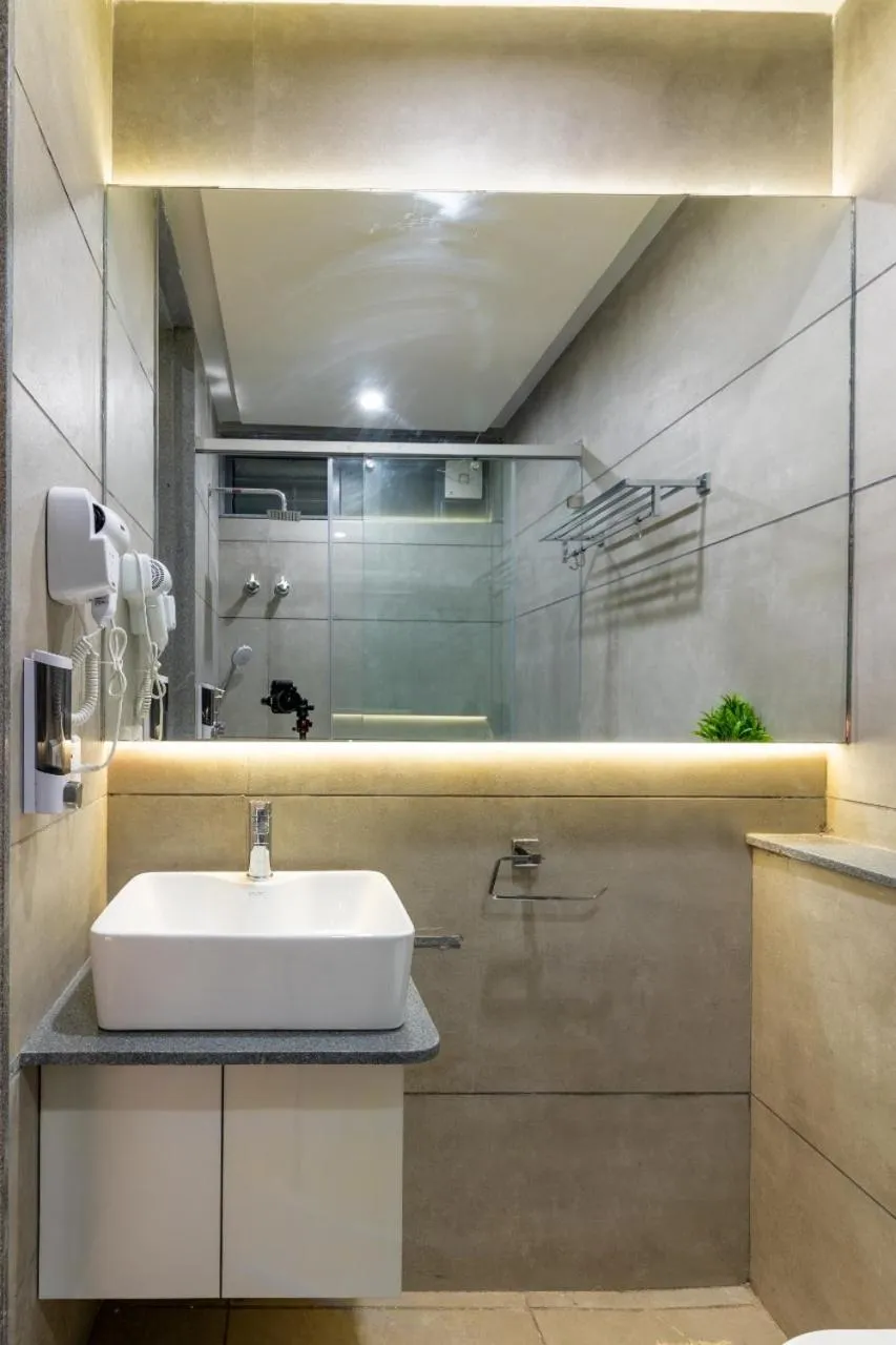 Bathroom in Iris Suites