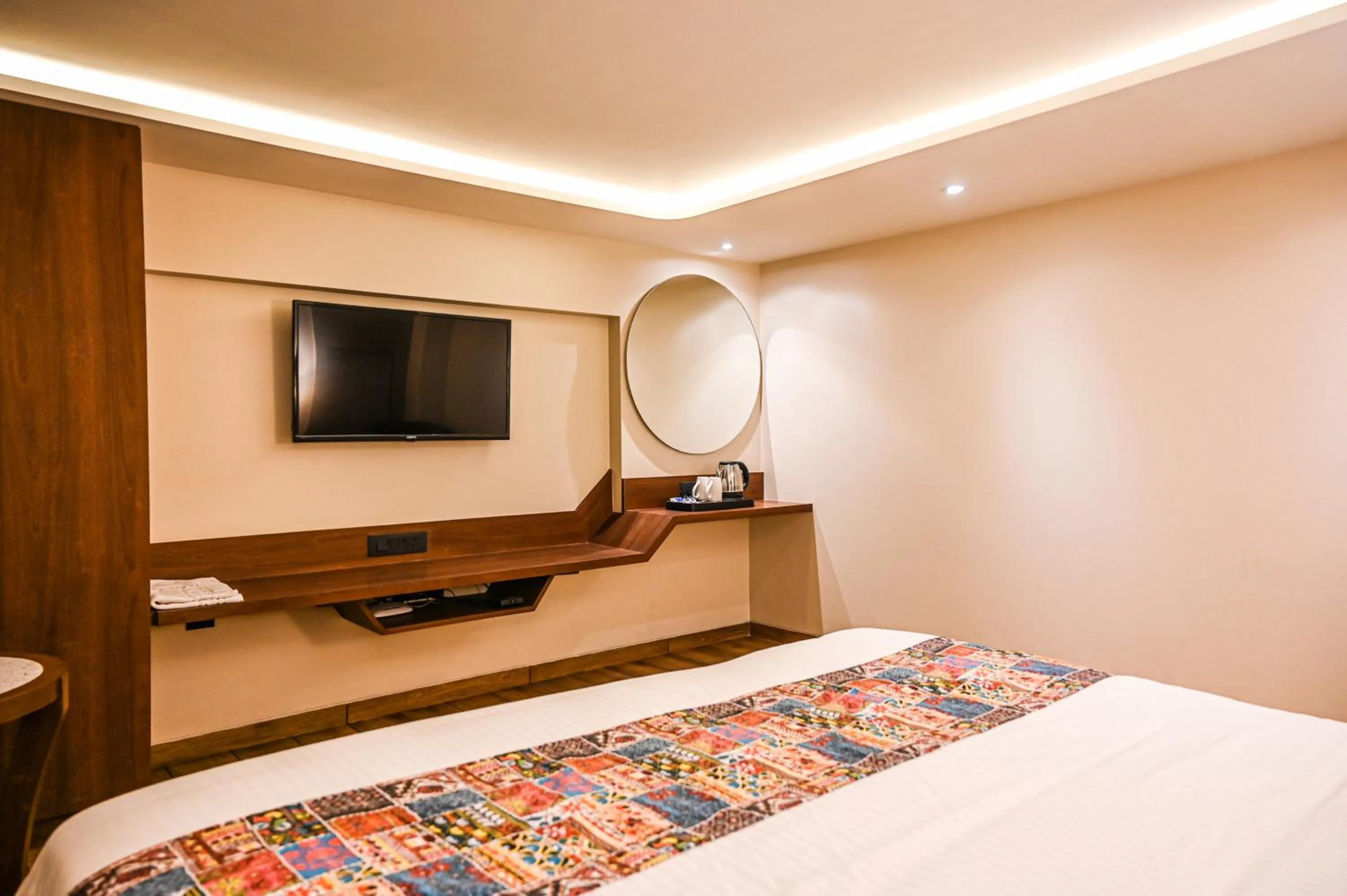 TV and multimedia, Bed in Suvidha Suites