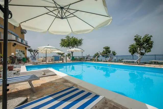 Swimming pool in Hotel Piccolo Mondo