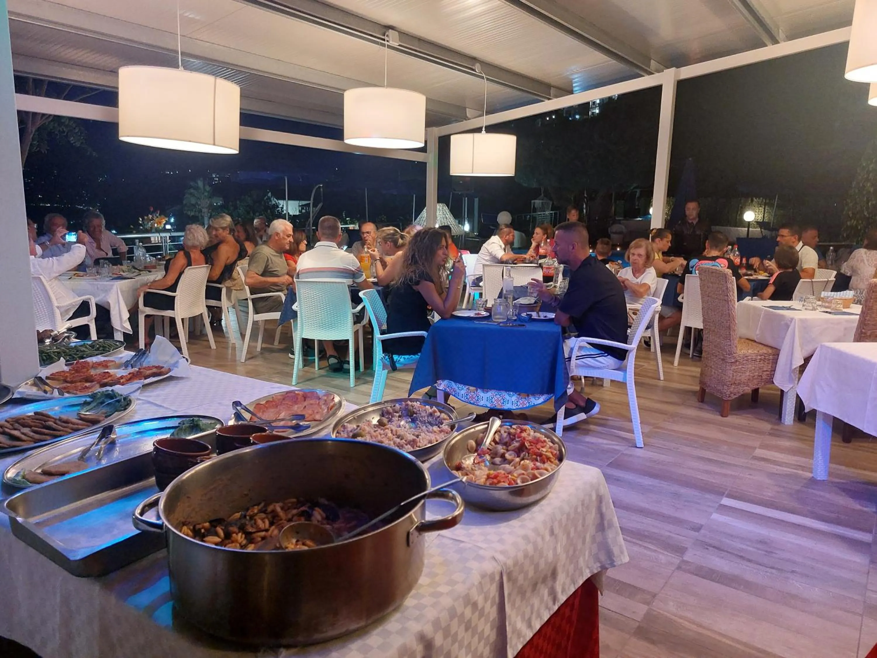 Property building in Hotel Piccolo Mondo