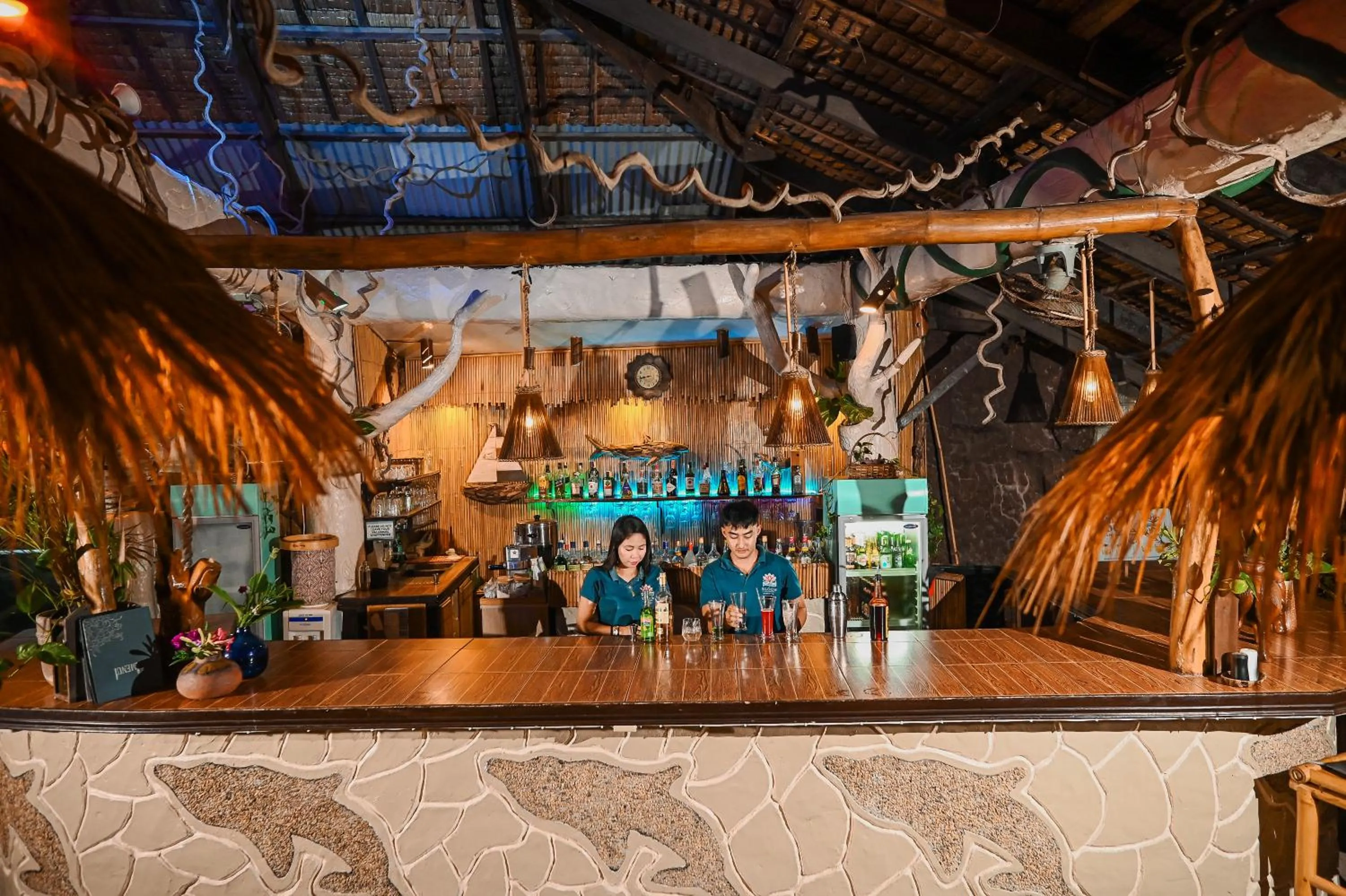 Restaurant/places to eat in Garden of Eden Dive Resort