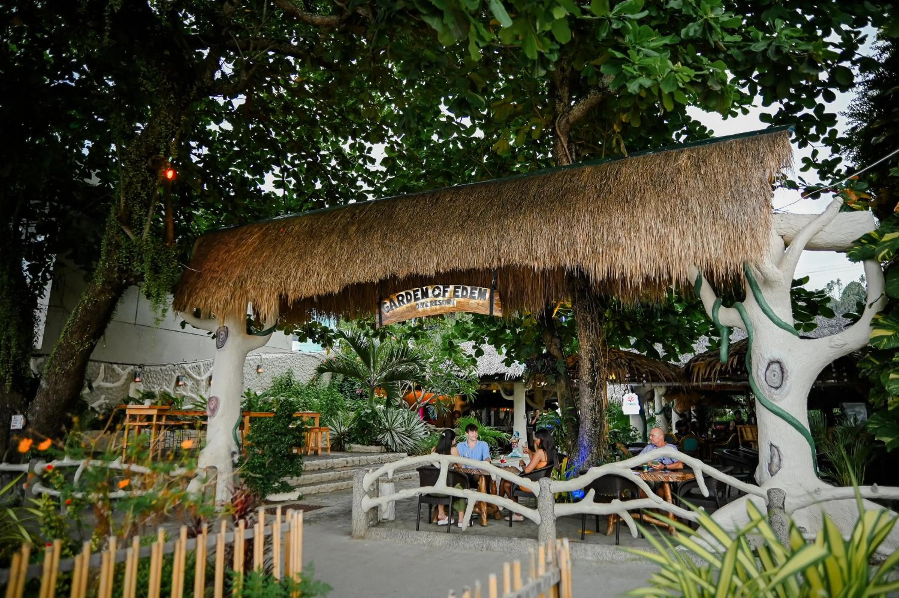 Facade/entrance in Garden of Eden Dive Resort