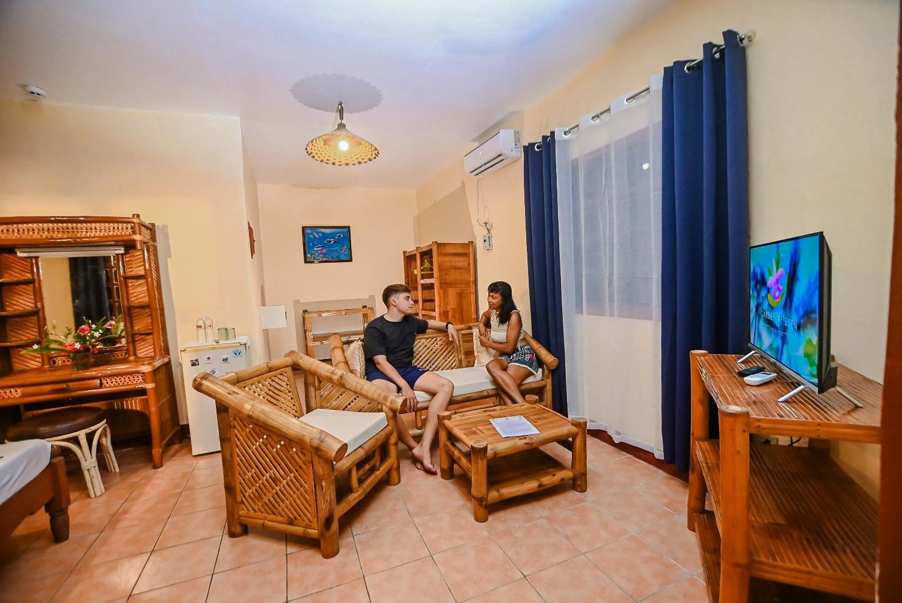 TV and multimedia in Garden of Eden Dive Resort