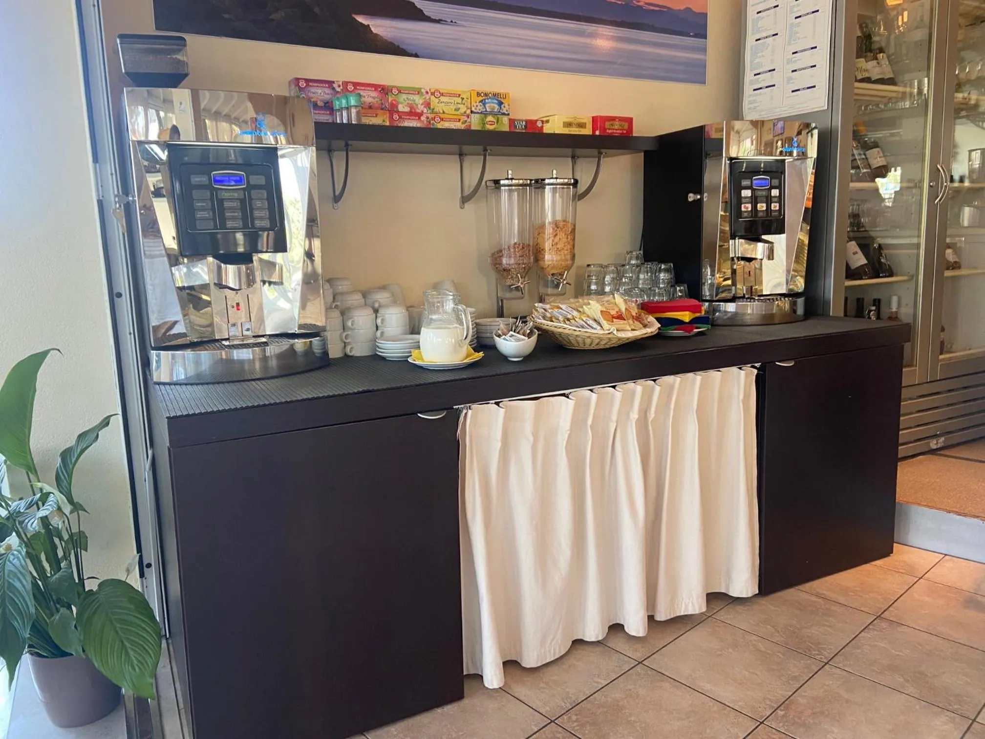 Breakfast in Aparthotel Gioia